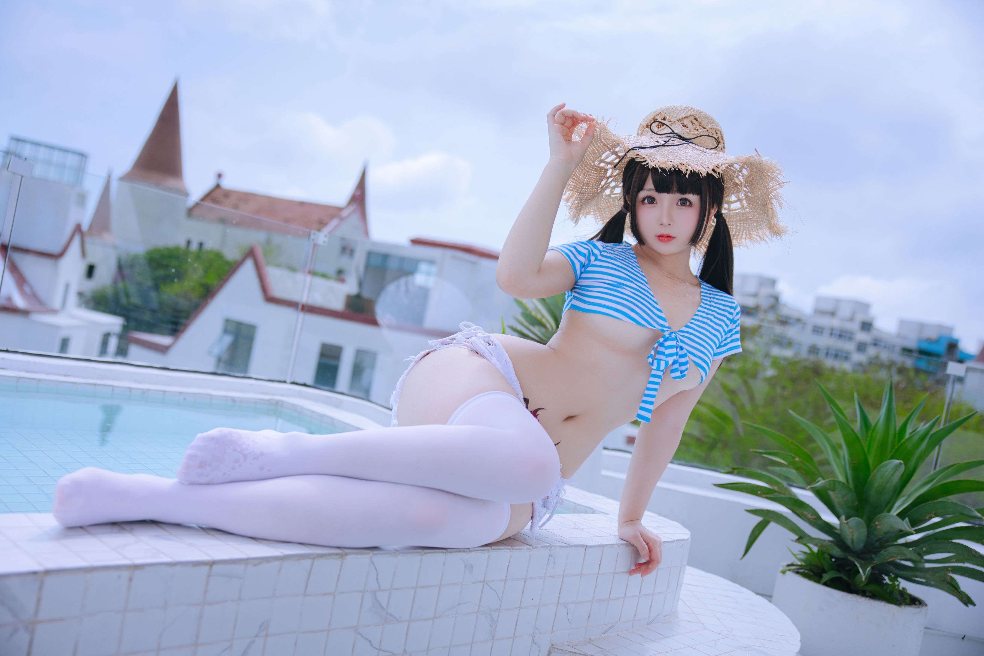 日奈娇 蓝白条 150P6V