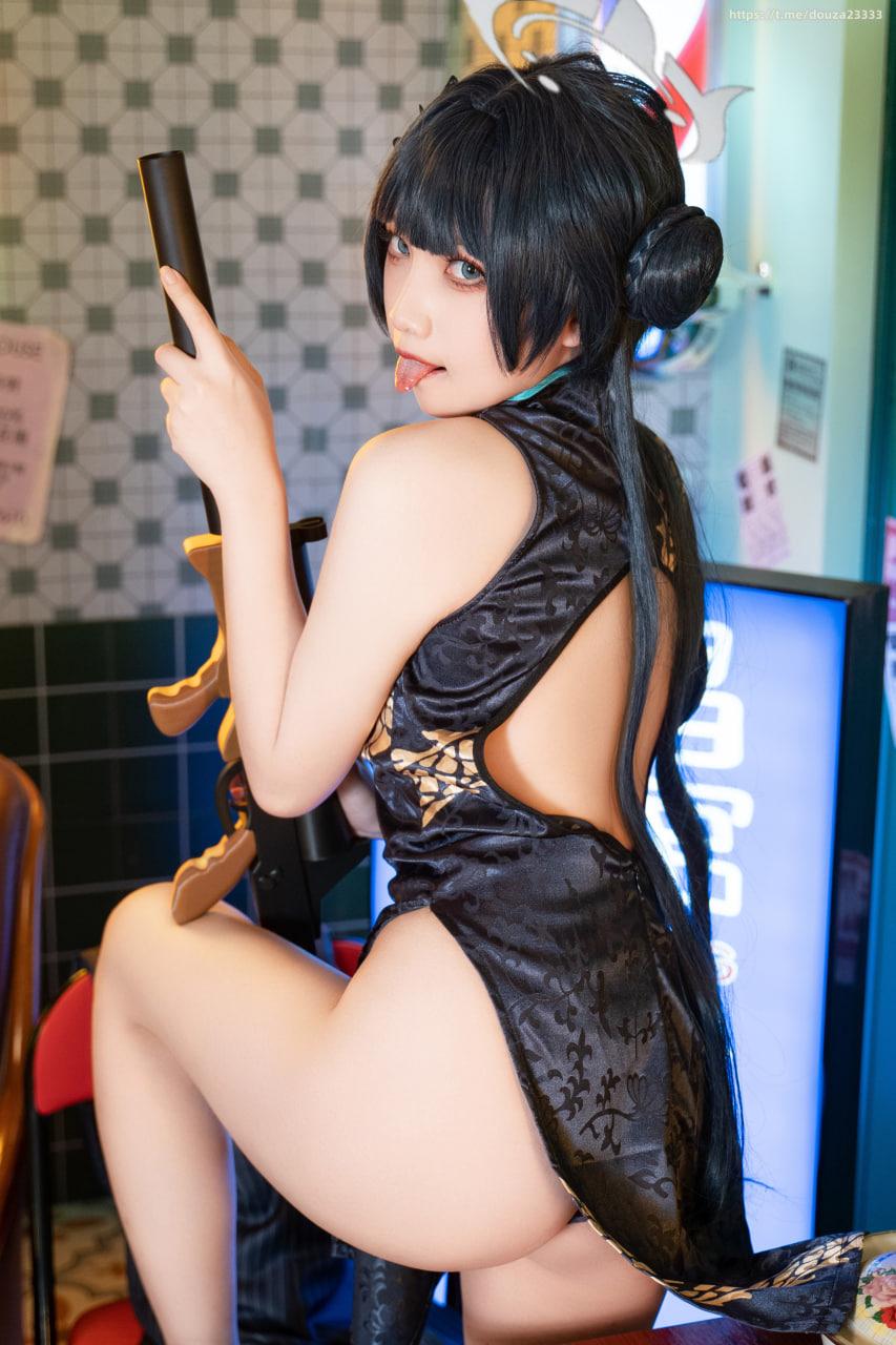 小和甜酒妃咲195P1V