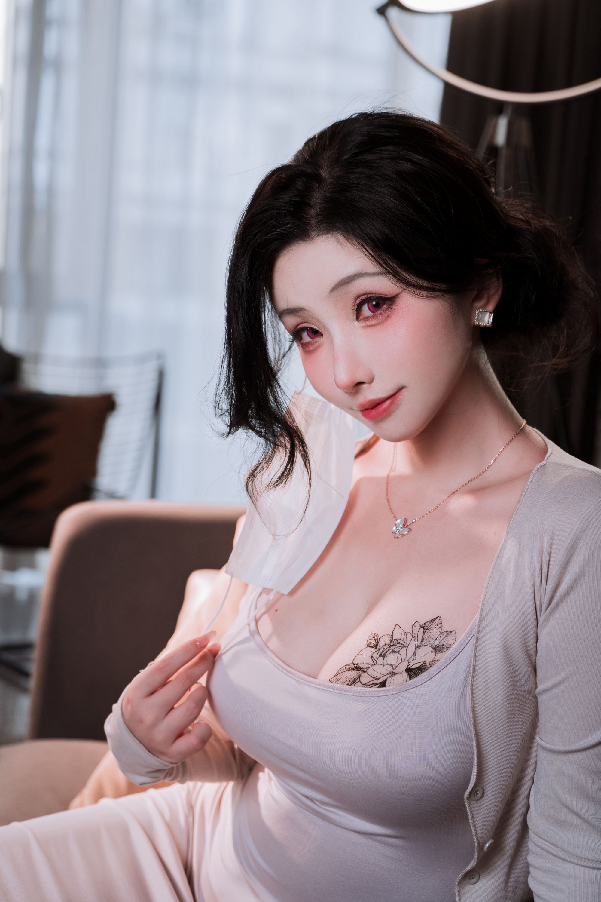 Rioko凉凉子《邻居家的大姐姐》60P写真