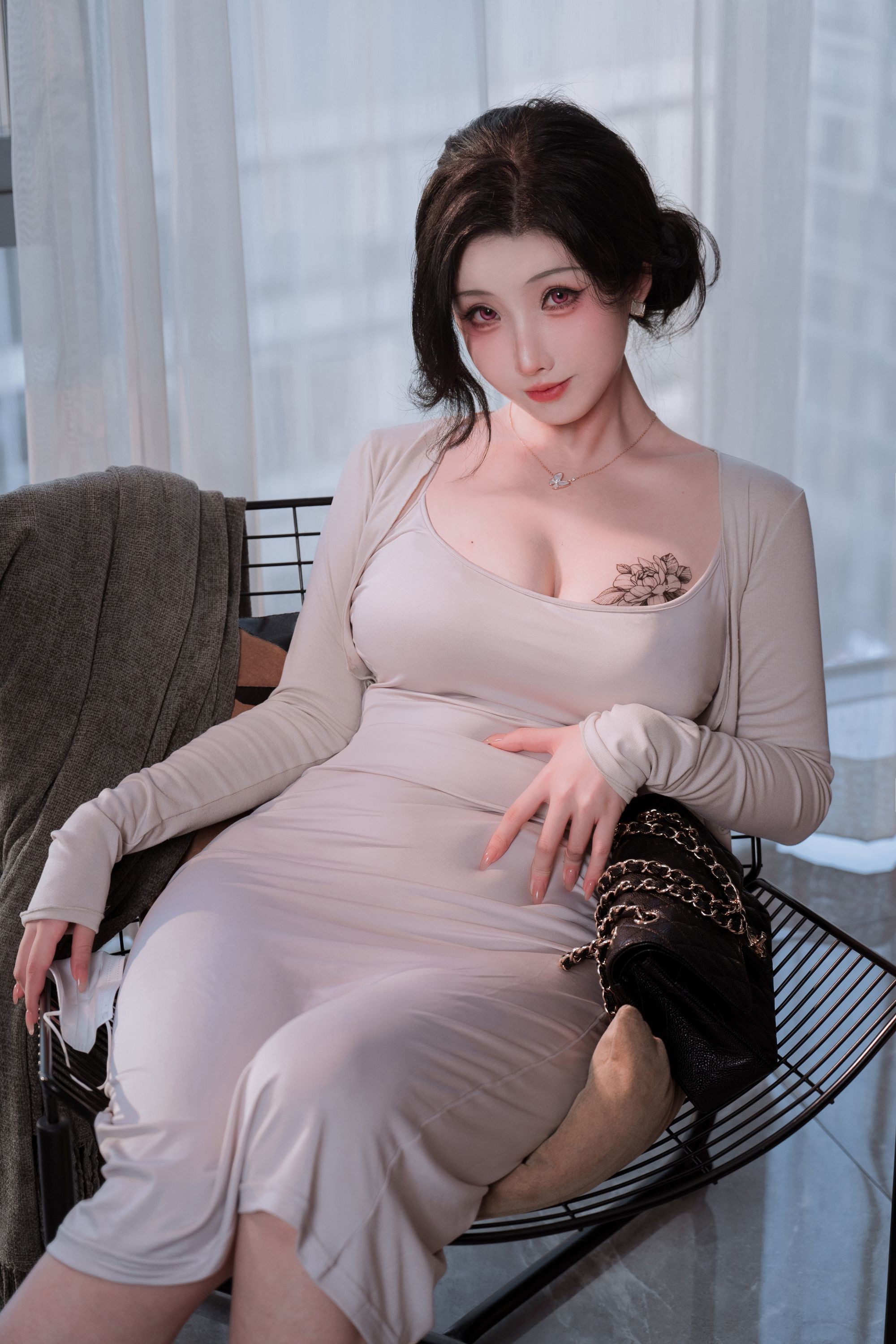 Rioko凉凉子《邻居家的大姐姐》60P写真