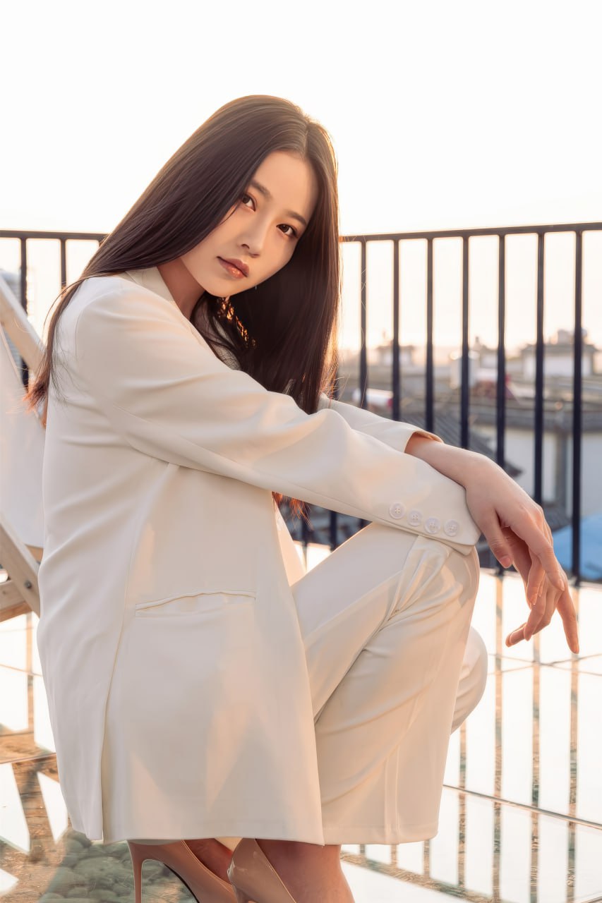 年年Nnian 日出晨光性感写真