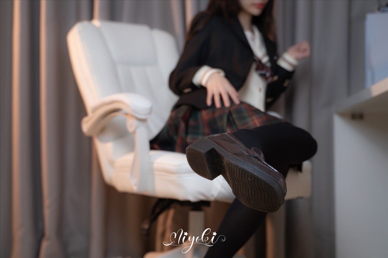 铃木美咲 - 现役JK的美脚连裤袜 32P