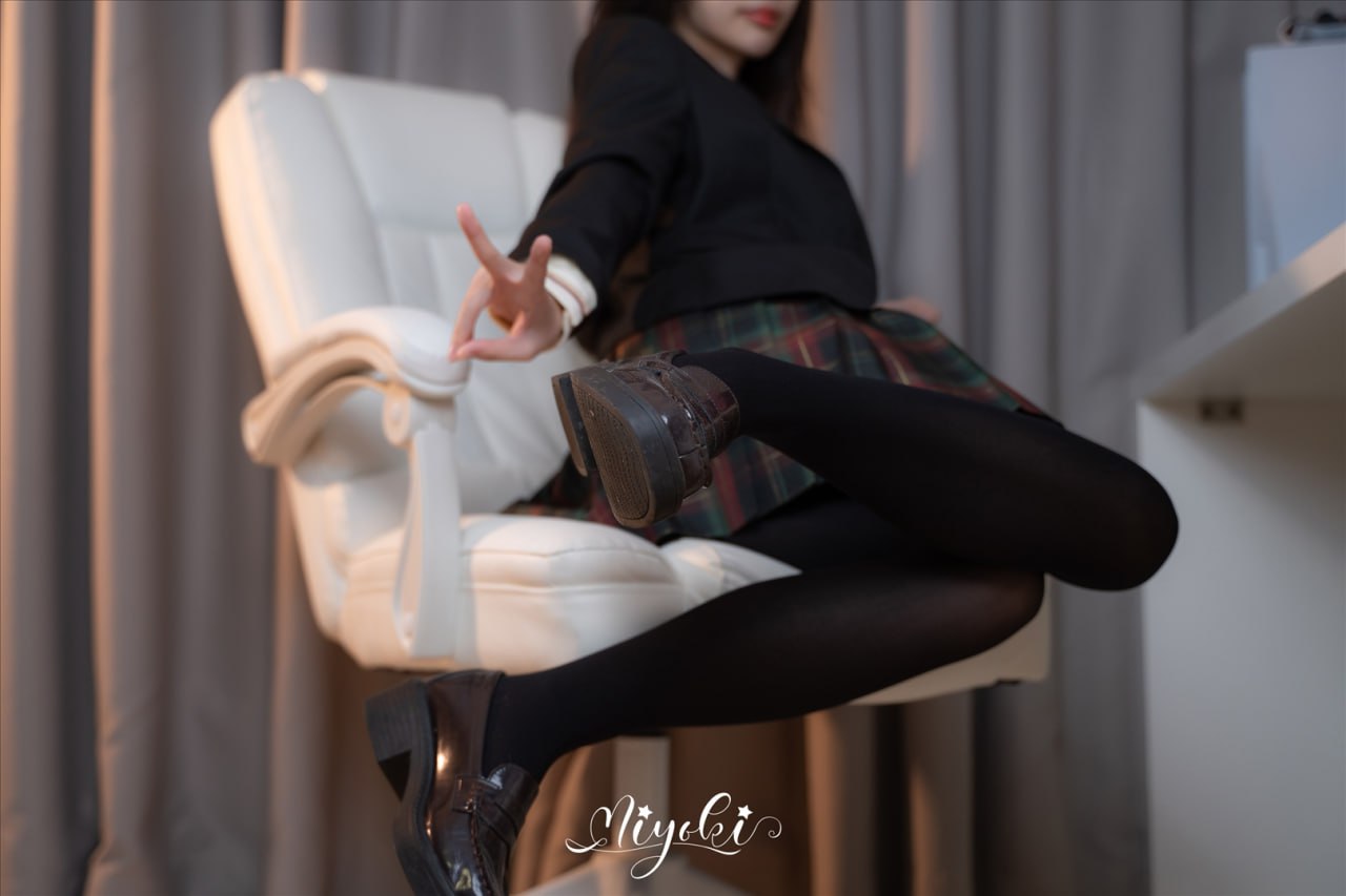铃木美咲 - 现役JK的美脚连裤袜 32P