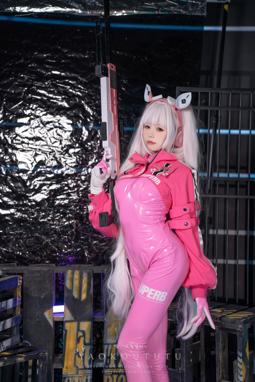 咬一口兔娘 咬人小小兔 - NIKKE 爱丽丝 cosplay