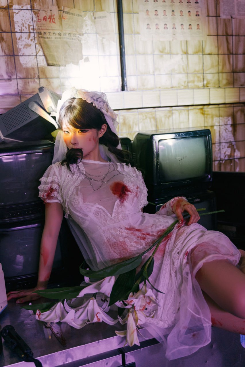 コスプレ シュンモモ - 廃墟の新娘
