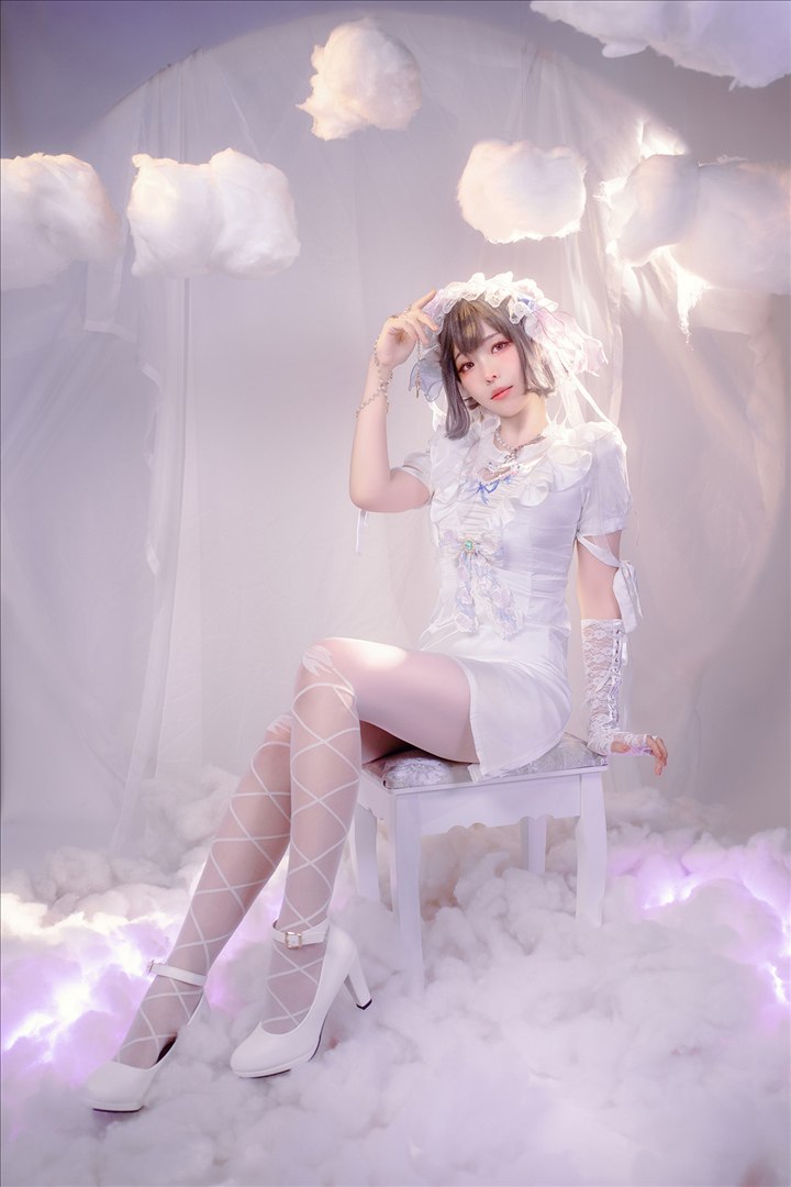 ElyEE子 - Cloudy Dreaming雲朵夢境