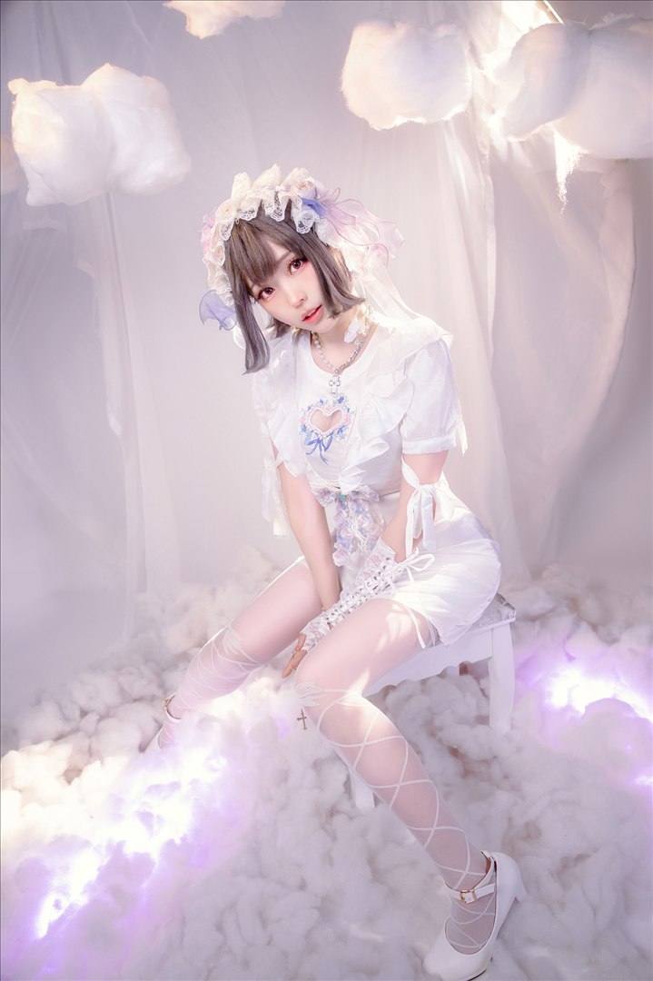 ElyEE子 - Cloudy Dreaming雲朵夢境