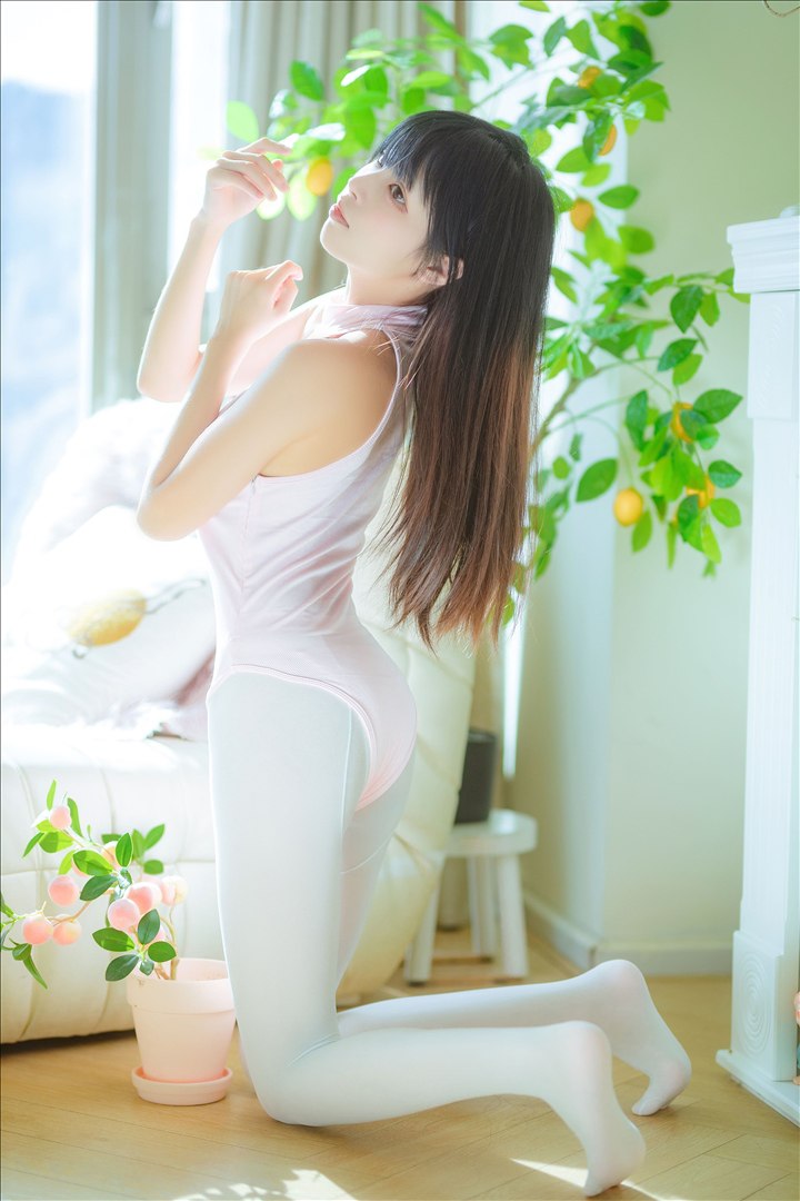 三無人型 - 白丝桃子 60P