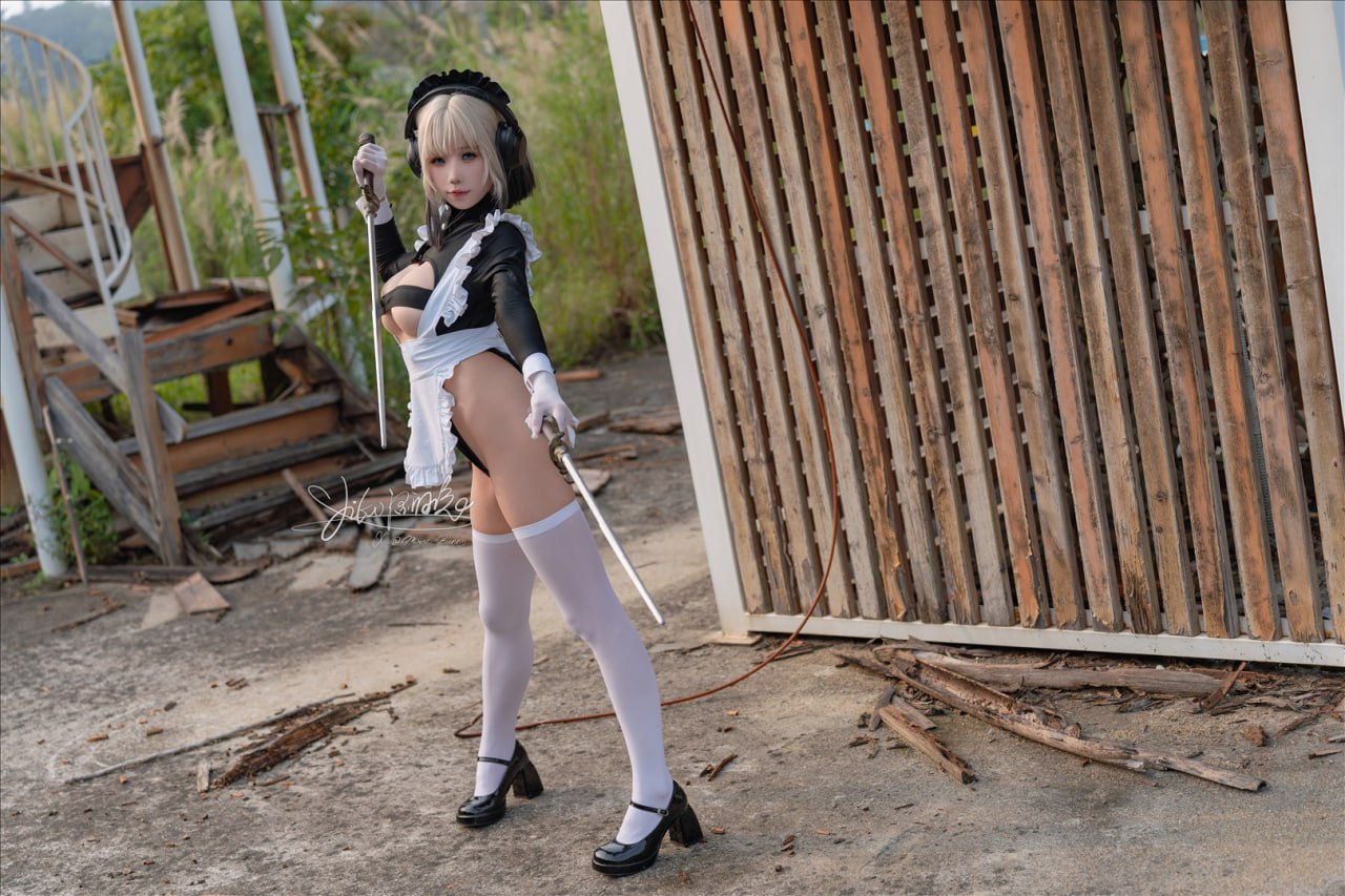 Bite a Bunny Girl - Battle Maid Dynamic Light Wave 77P1V