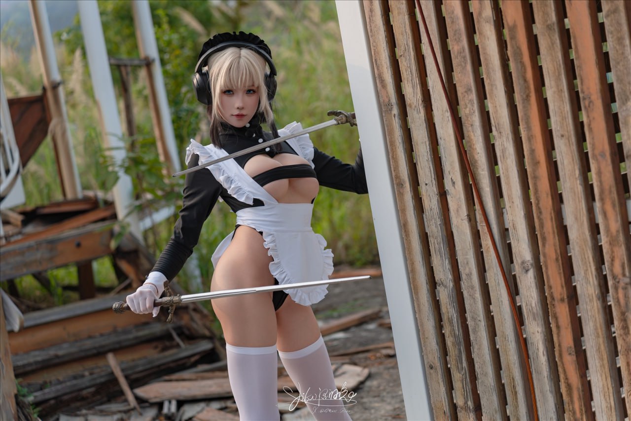 Bite a Bunny Girl - Battle Maid Dynamic Light Wave 77P1V