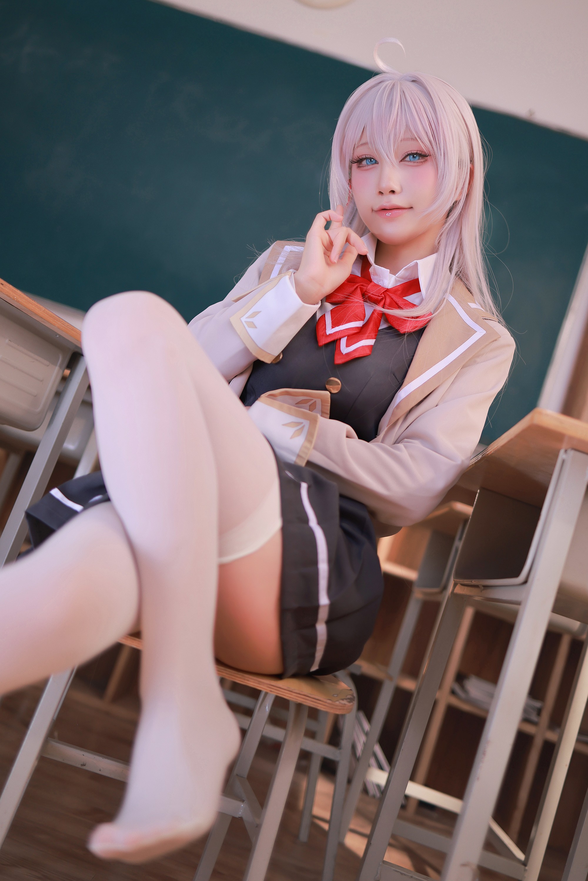 水淼Aqua《艾莉同学》教室Cosplay写真套图