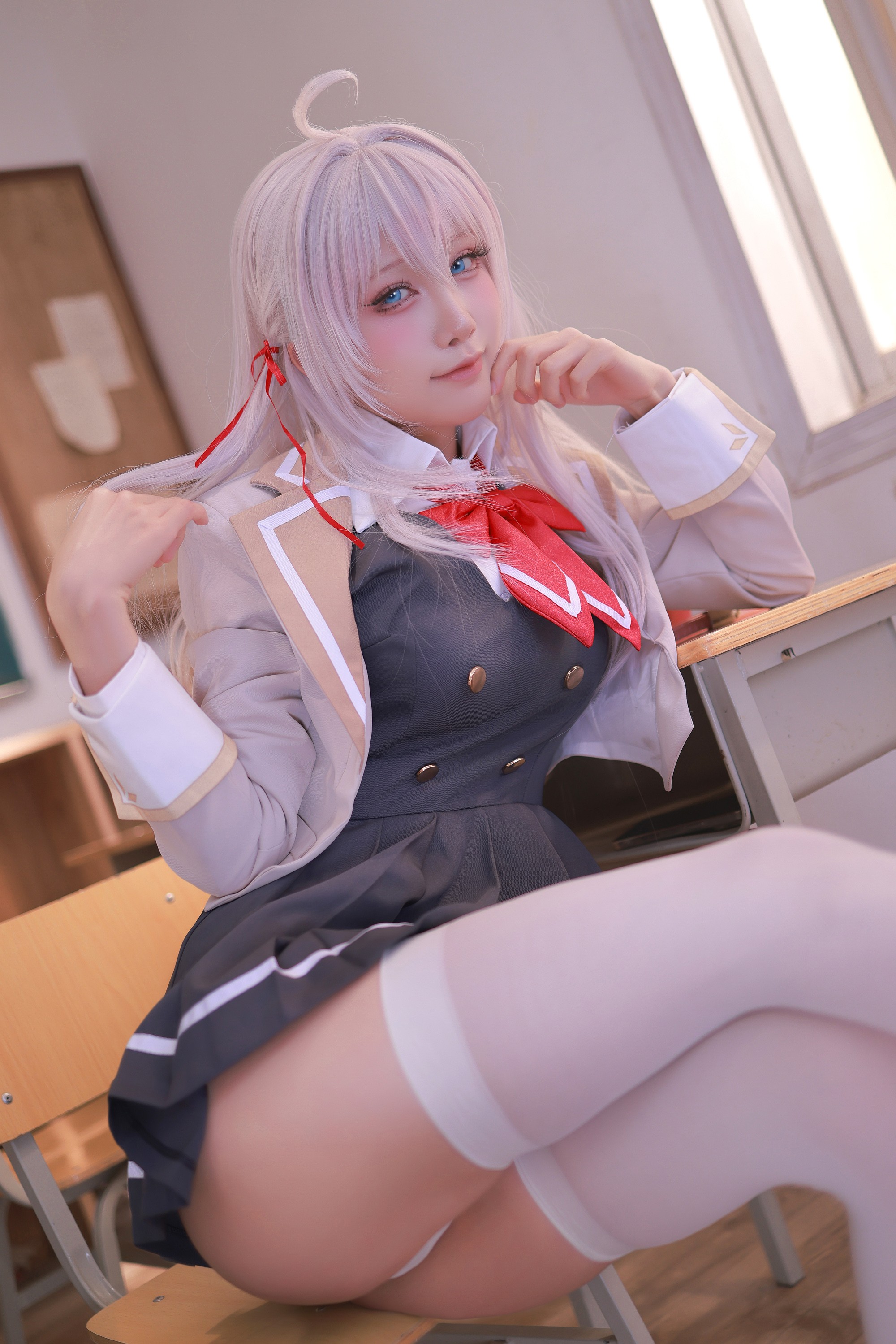 水淼Aqua《艾莉同学》教室Cosplay写真套图