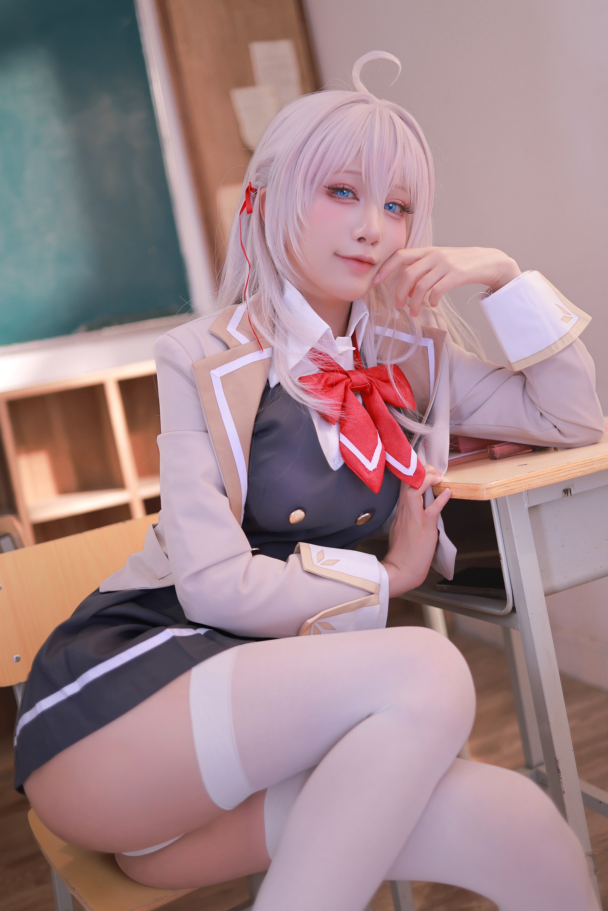水淼Aqua《艾莉同学》教室Cosplay写真套图
