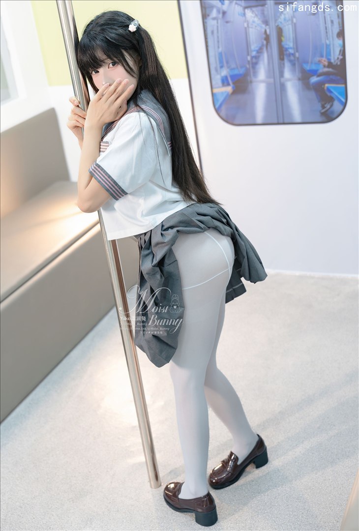 咬一口兔娘 - 地铁萌妹 85P