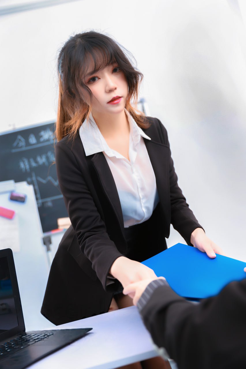 Leah梓未 - 私蜜助理