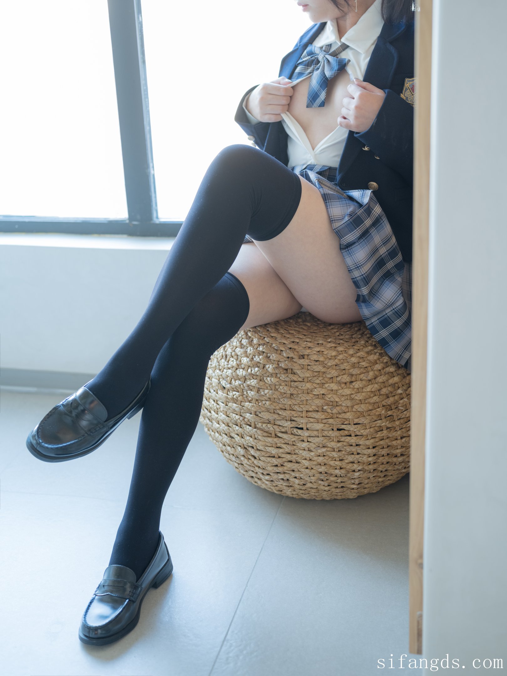森萝财团：小安 - R18定制 JK制服浴缸