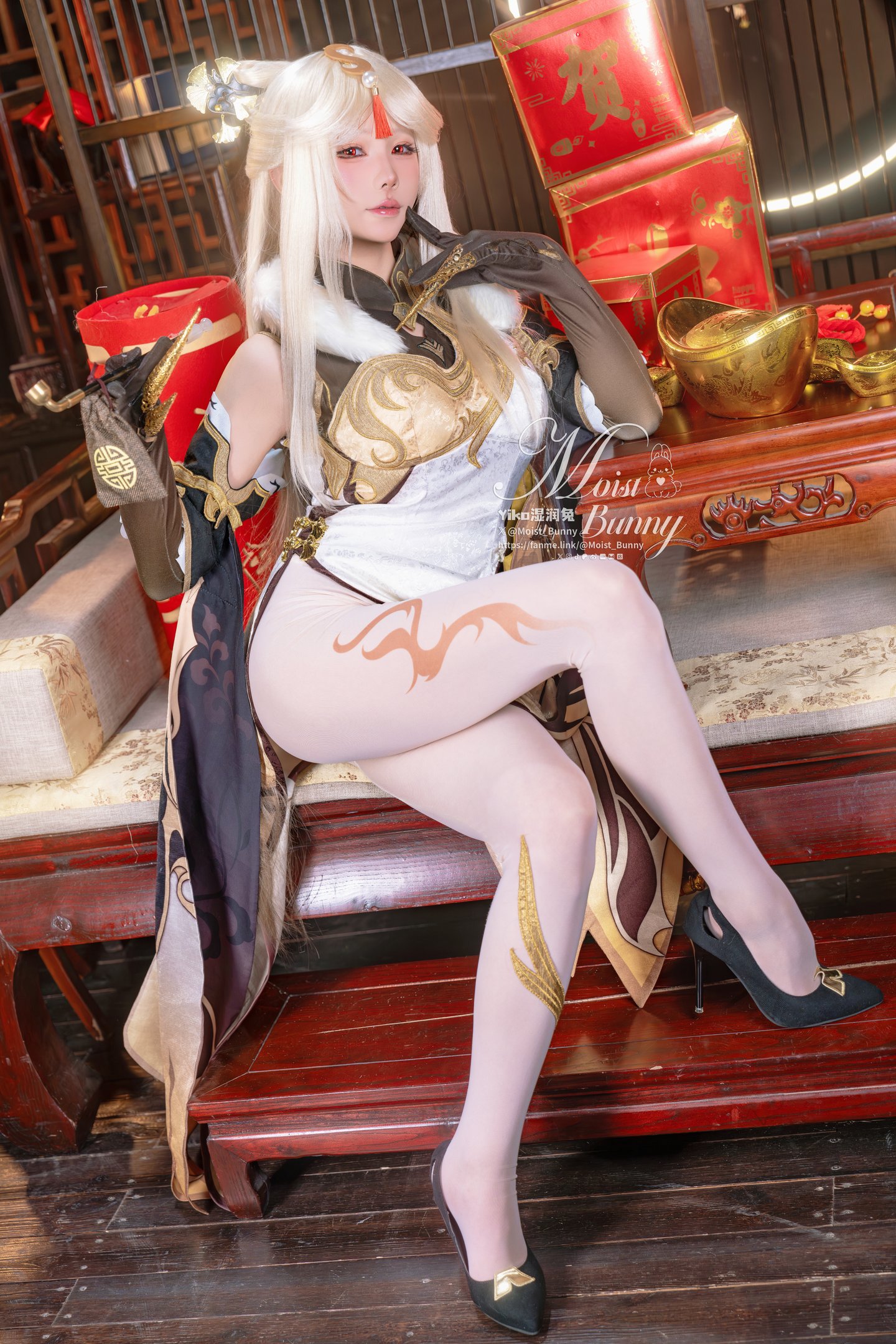 Yaoyikoutuniang / Yiko Yiko湿润兔 - 金蛇来财 凝光贺岁 Good night kiss Photo Set 90…