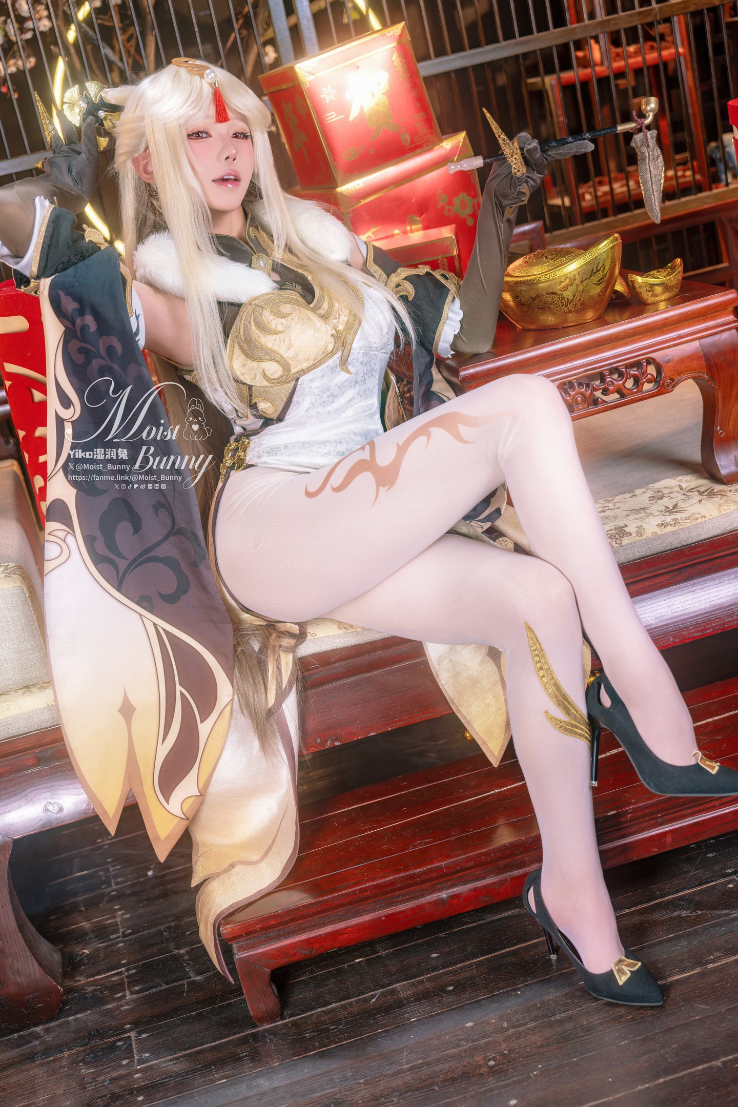 Yaoyikoutuniang / Yiko Yiko湿润兔 - 金蛇来财 凝光贺岁 Good night kiss Photo Set 90…