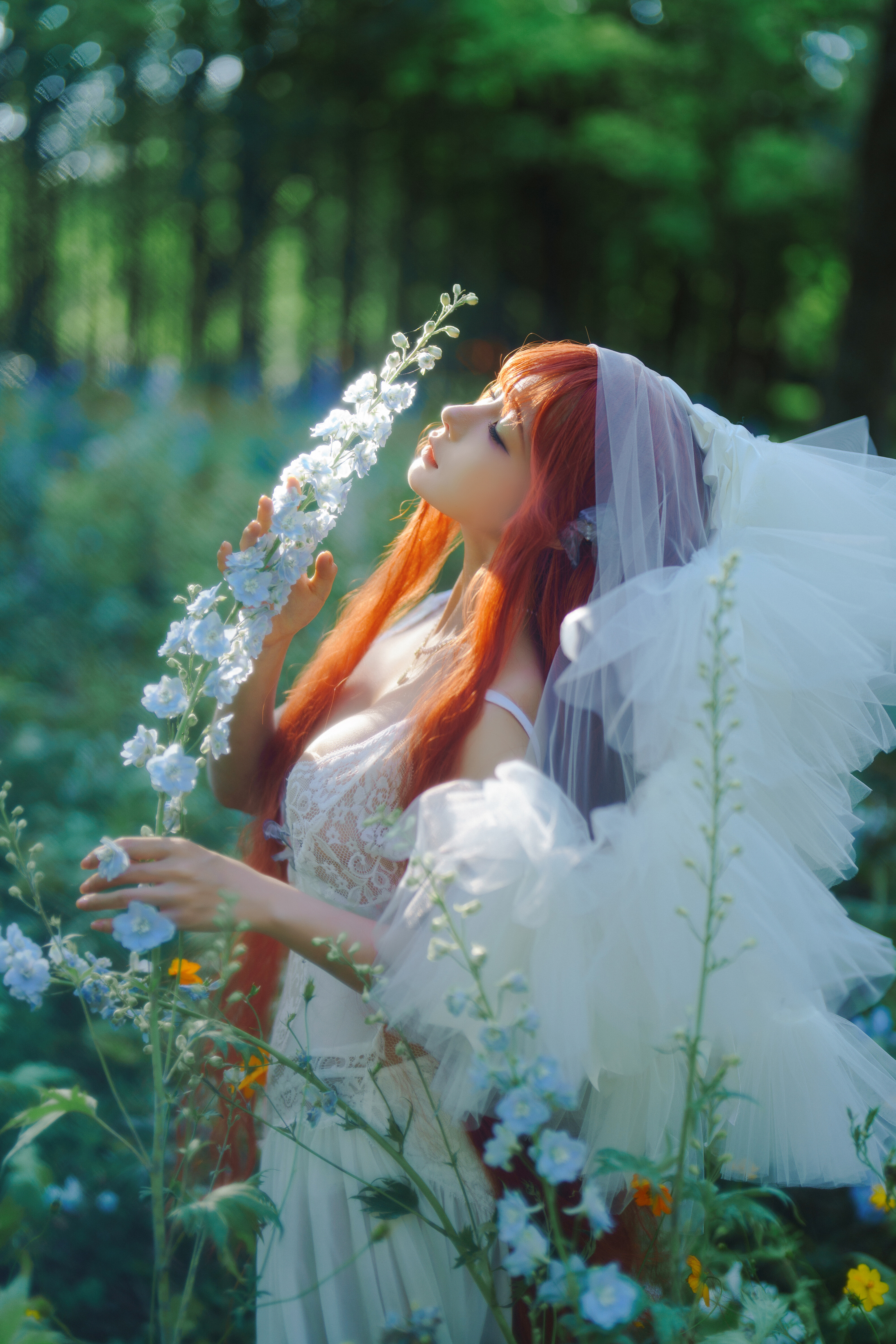 蠢沫沫 - 花丛婚纱