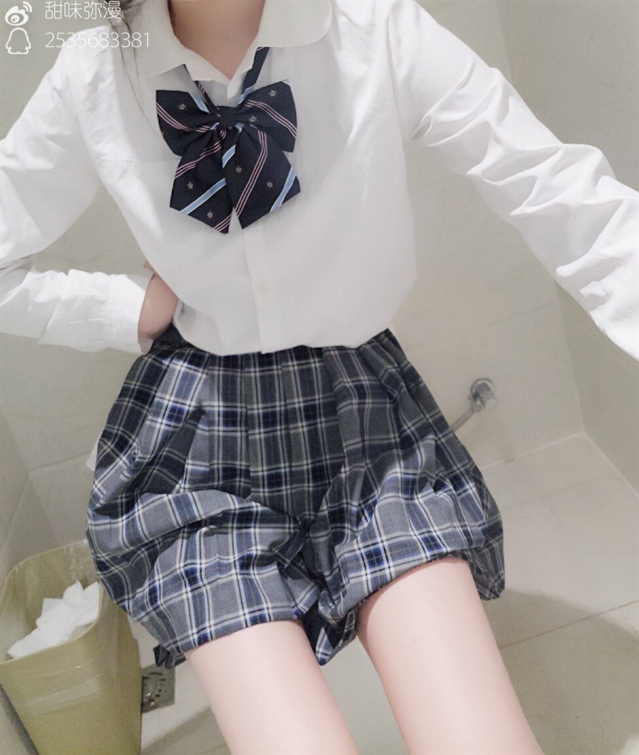 萌白酱 - jk制服 25P