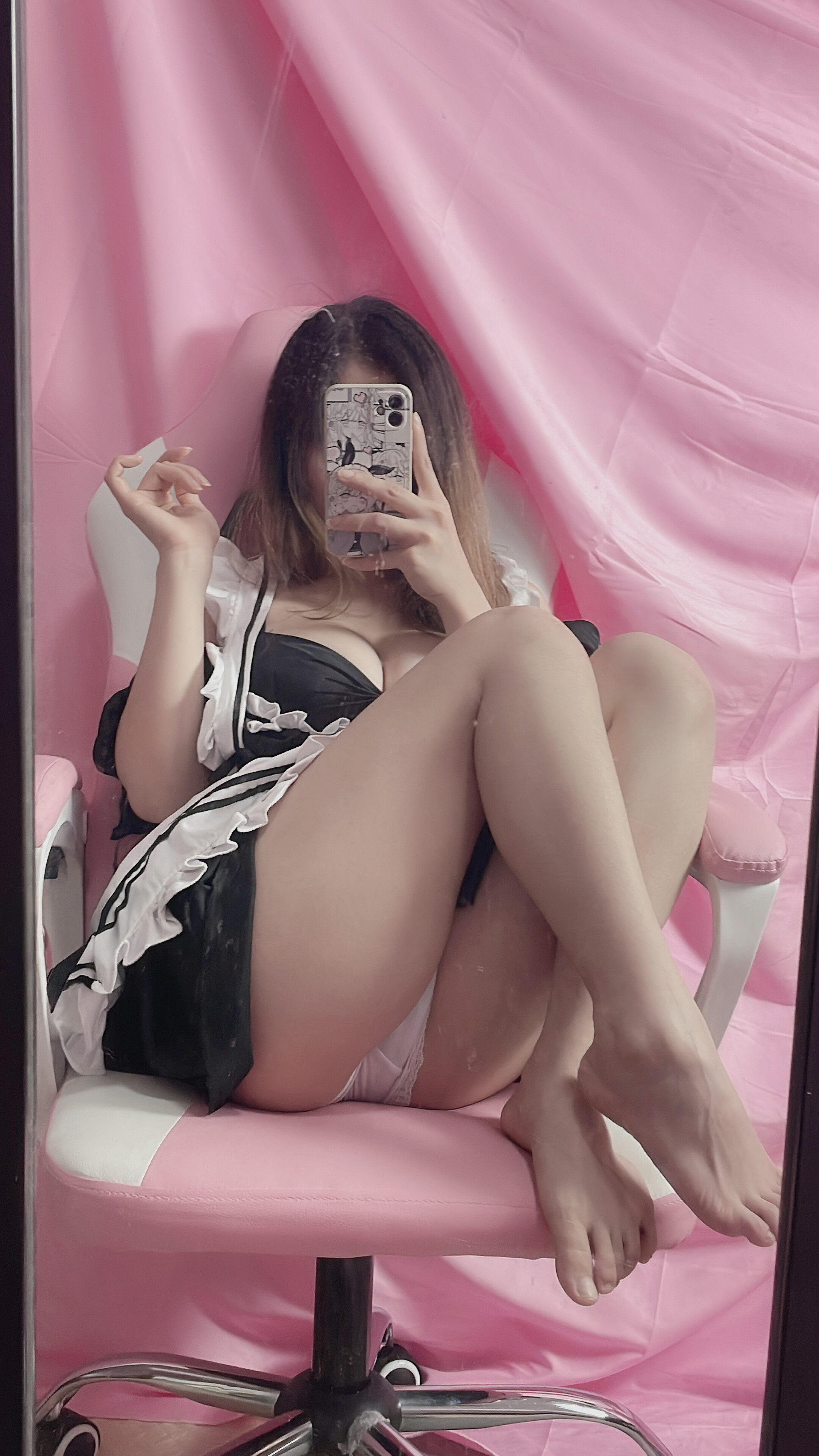 末夜787 - 女仆自拍 24P1V