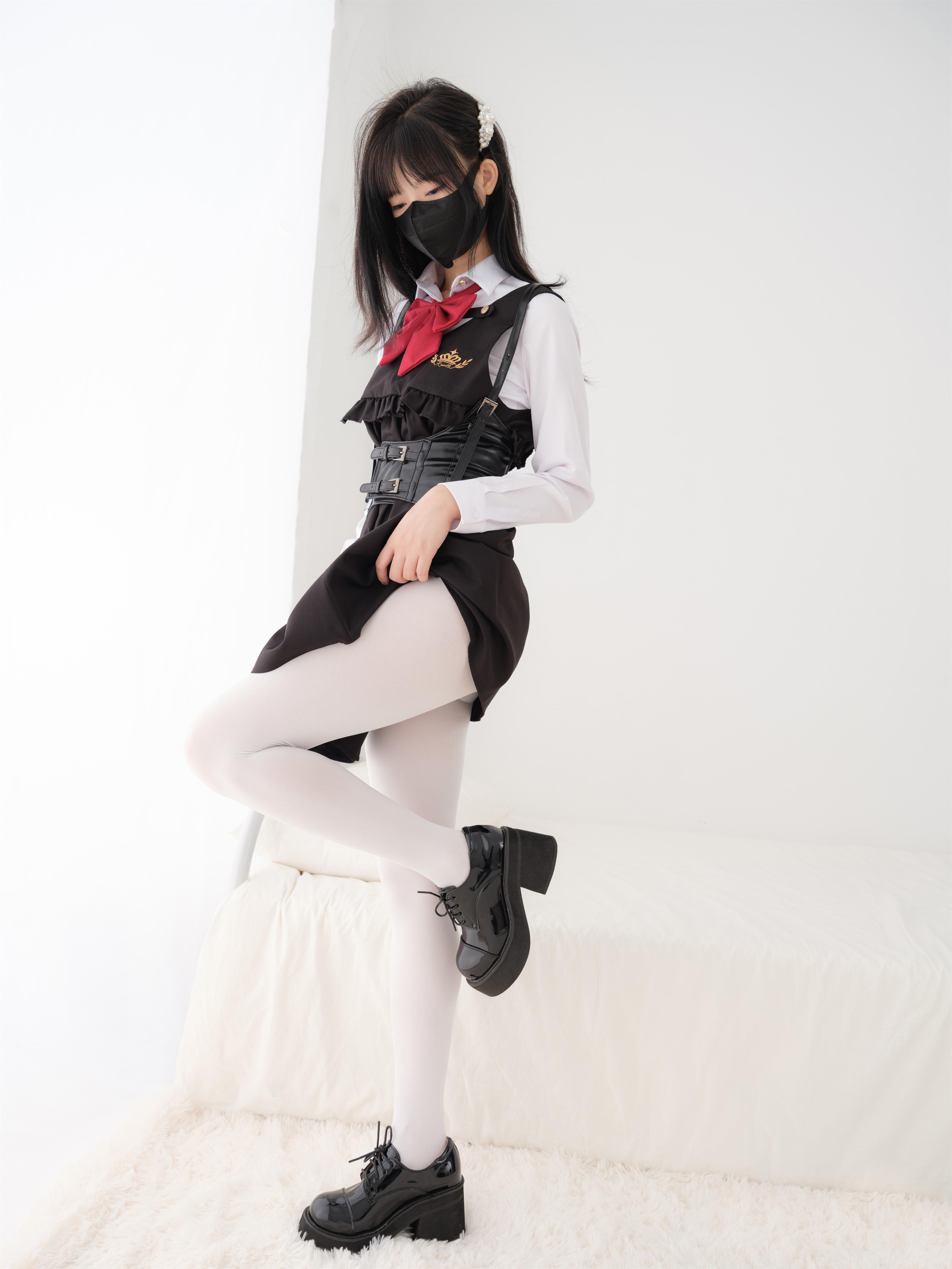 緊急企画 内部定制23 見希 - 白絲学生服 85P
```
緊急企画 内部定制23 見希 - 白絲学生服 85P
