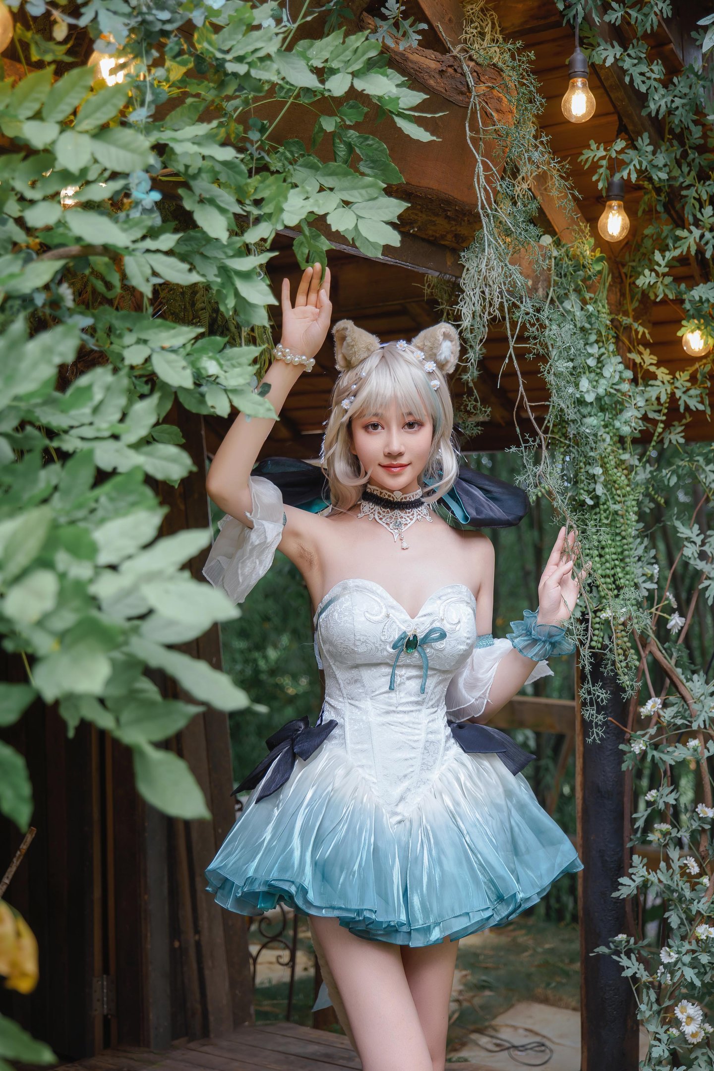 年年Nnian 琳妮特户外短裙Cosplay写真