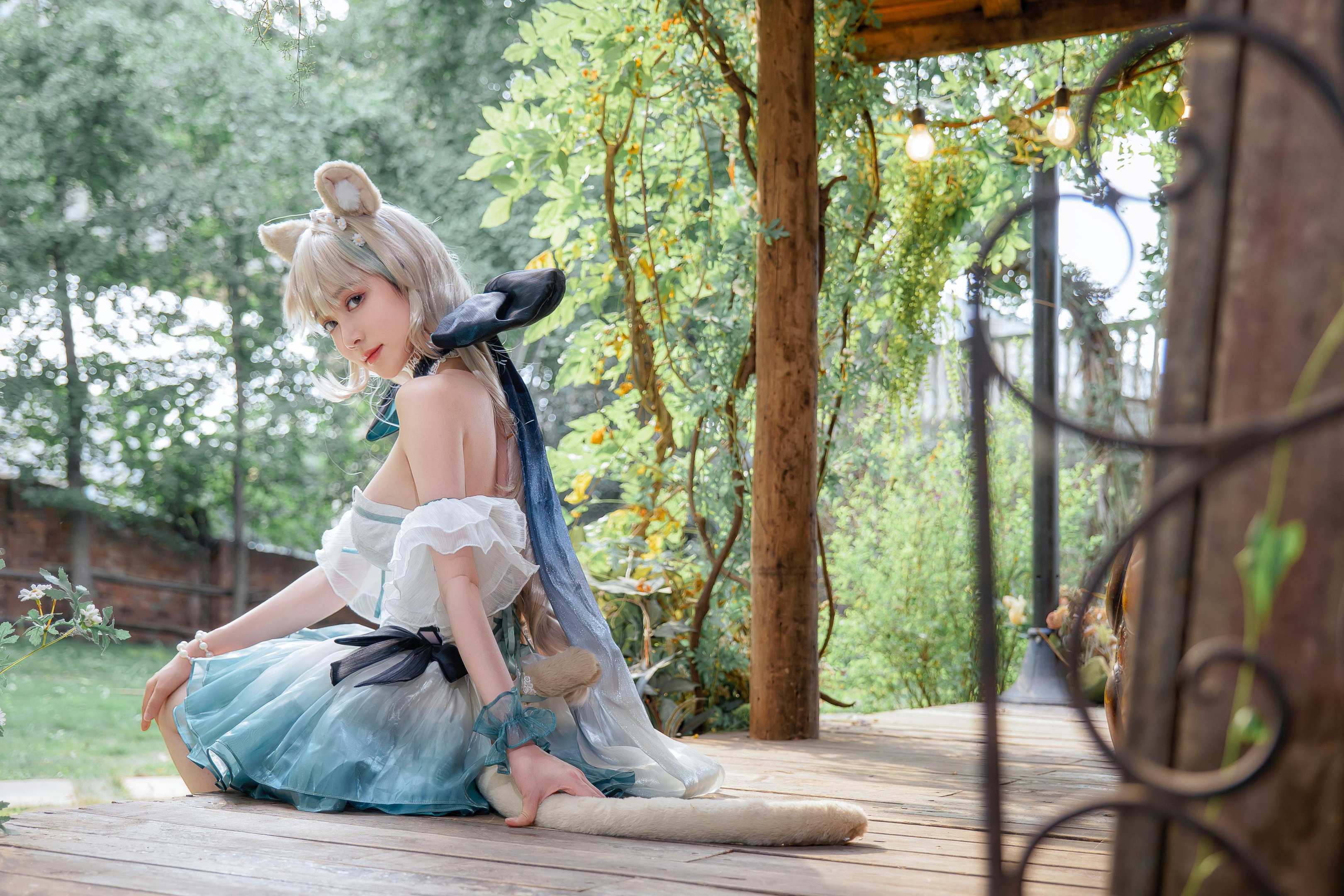 年年Nnian 琳妮特户外短裙Cosplay写真