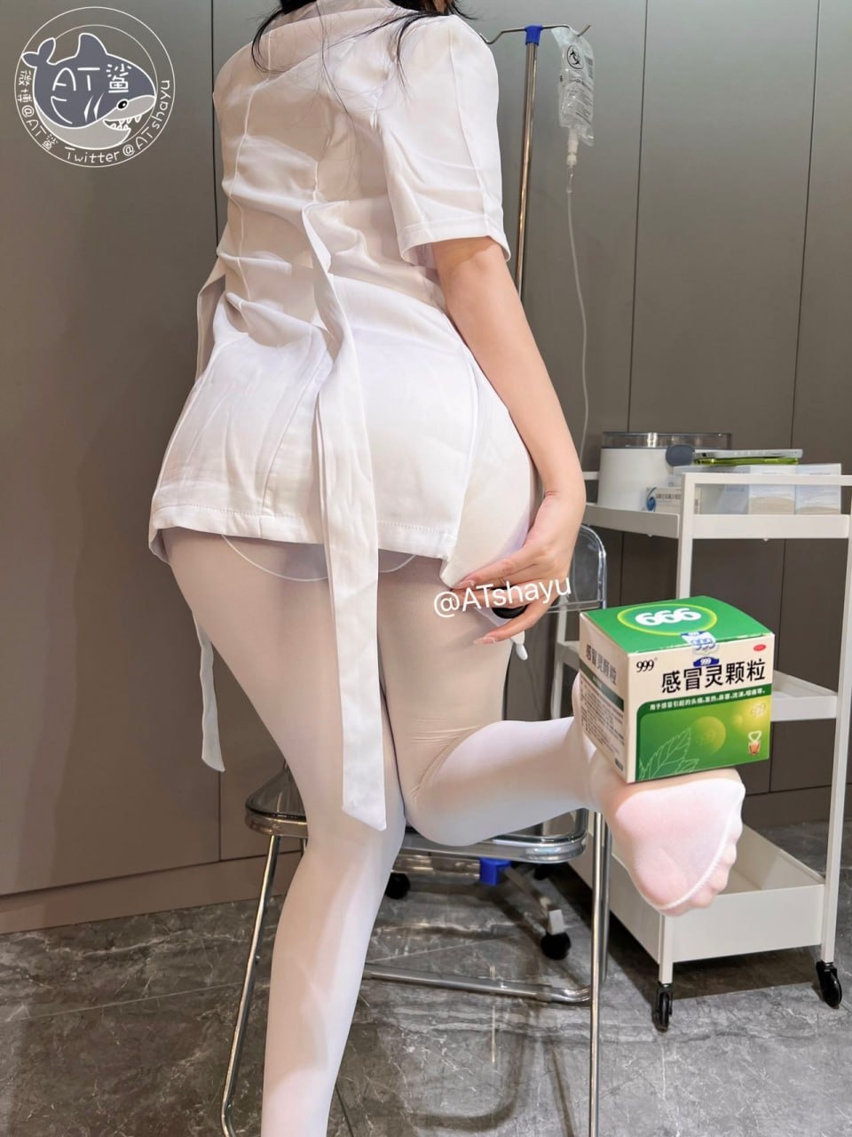 AT鲨 - Y tá dây trắng 141P
