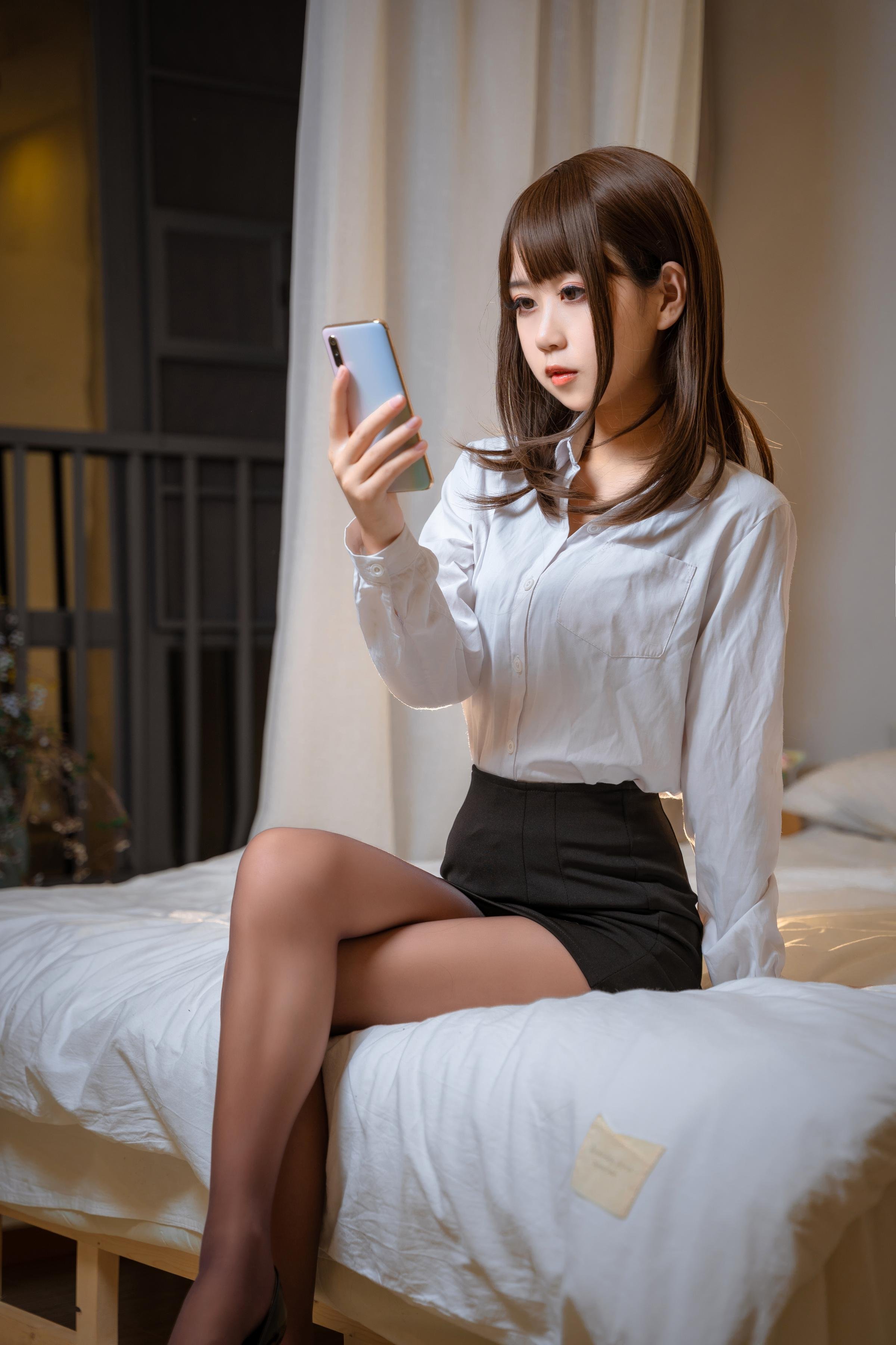 萌芽儿o0 - 开裆丝袜OL 26P