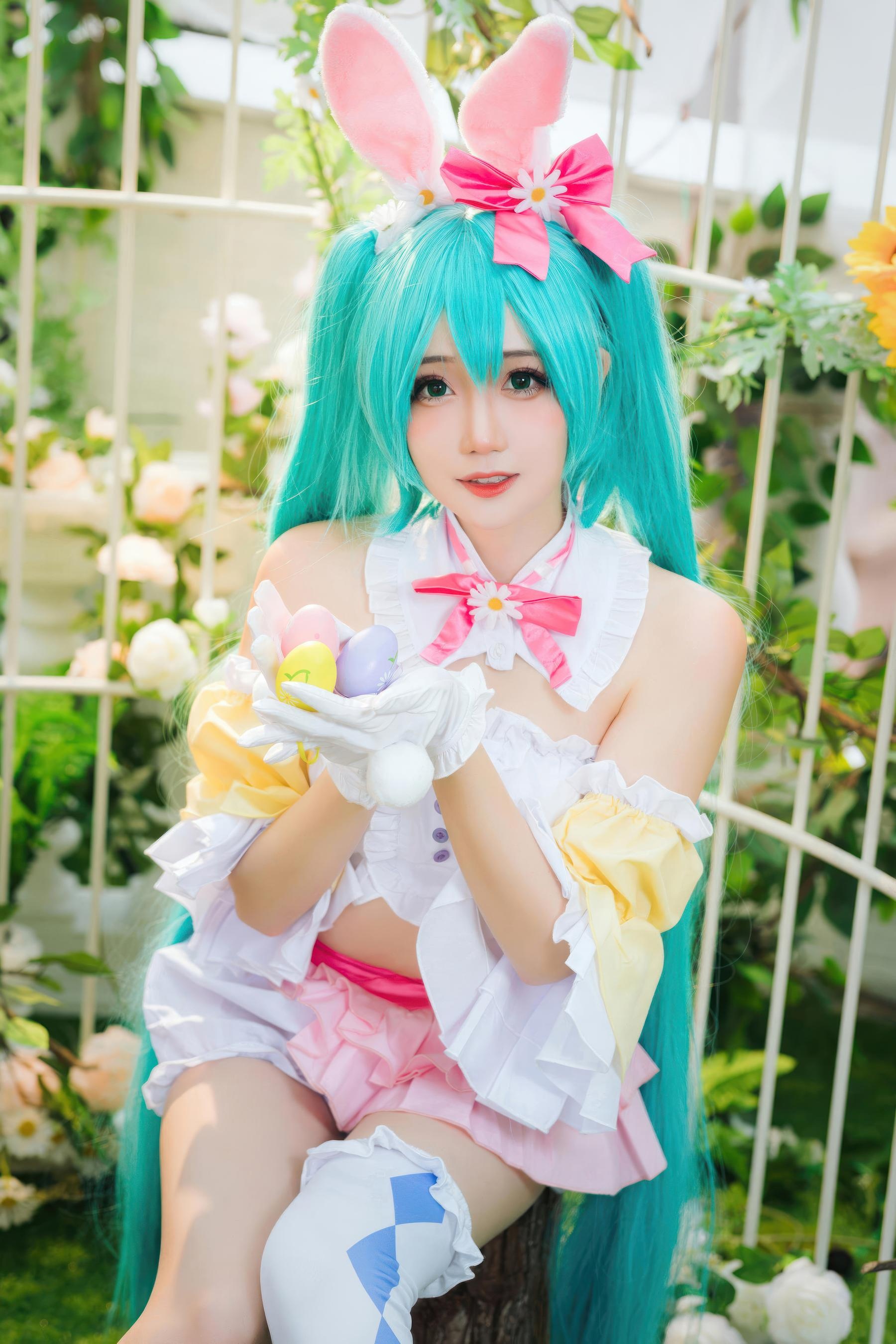 [cosplay] 焖焖碳 - cos 复活节兔子：真人写实性感兔女郎 白丝兔耳巨乳开档 极致肉感诱惑无修正 22P
