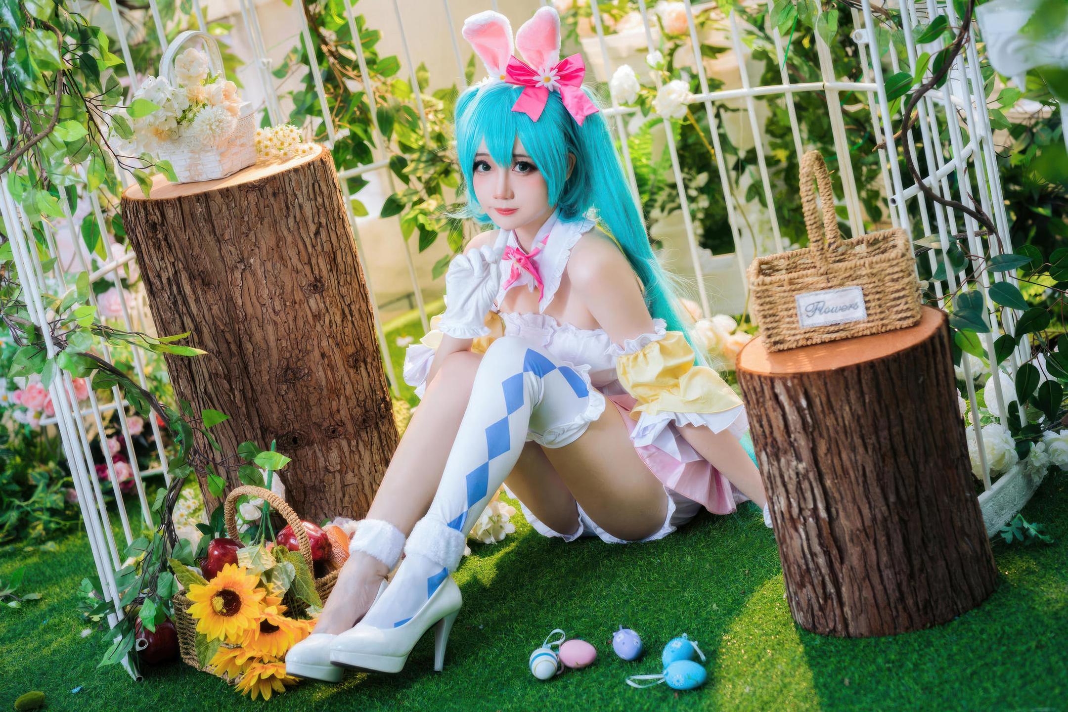 [cosplay] 焖焖碳 - cos 复活节兔子：真人写实性感兔女郎 白丝兔耳巨乳开档 极致肉感诱惑无修正 22P