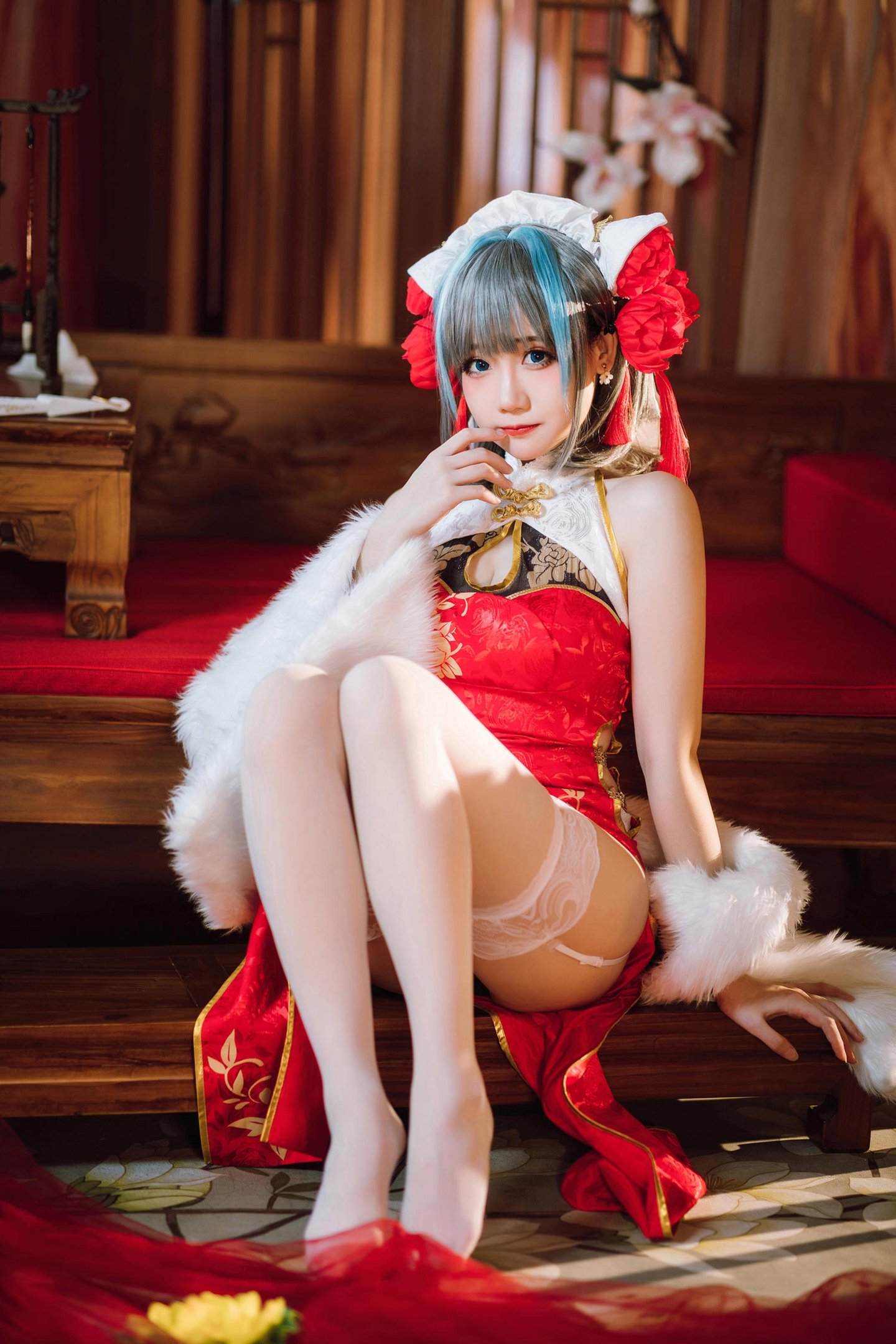 [cosplay] 焖焖碳 - cos 柴郡：真人写实碧蓝航线猫娘 银发猫耳撕裂旗袍巨乳白丝开档 极致诱惑堕落无修正 29P