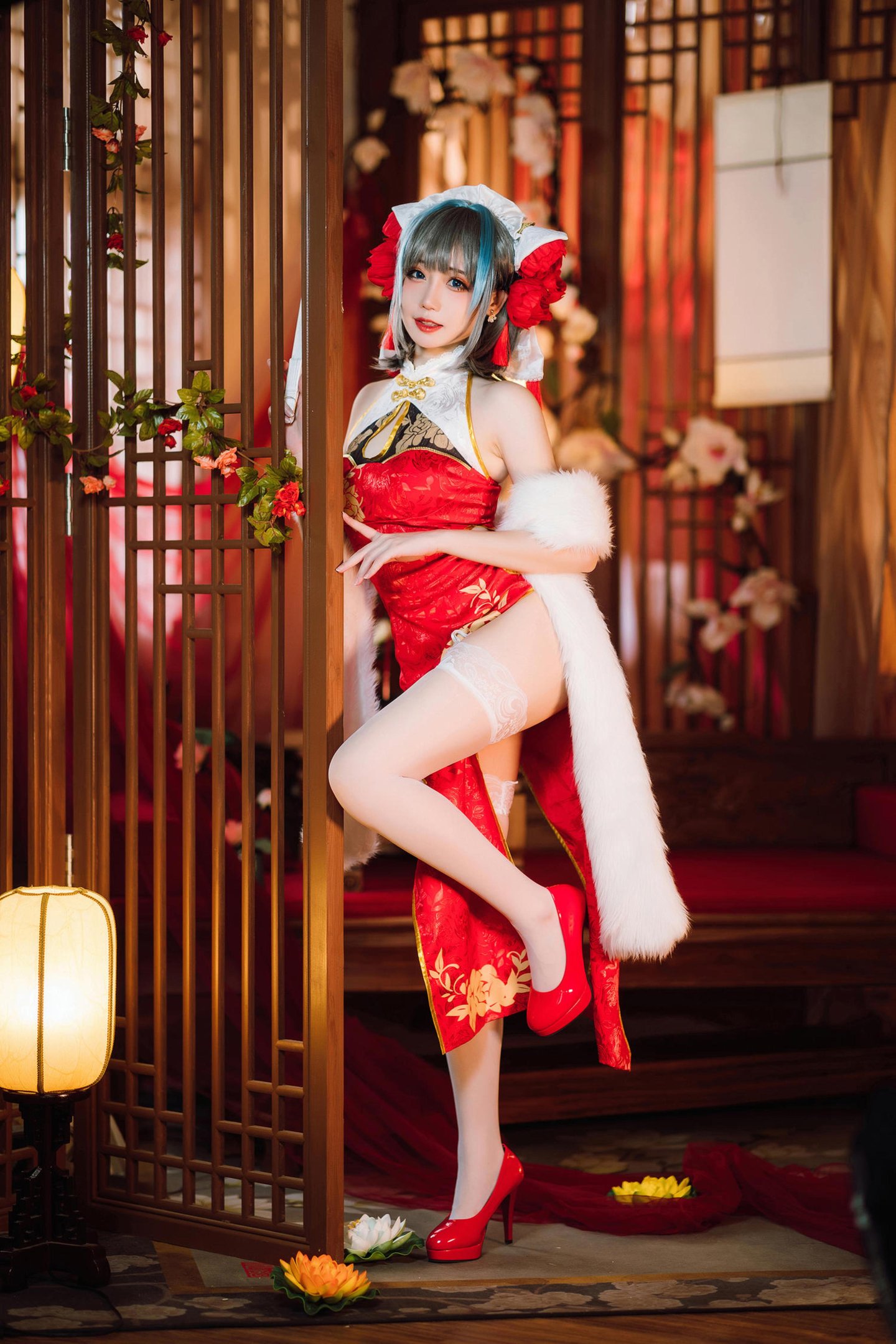 [cosplay] 焖焖碳 - cos 柴郡：真人写实碧蓝航线猫娘 银发猫耳撕裂旗袍巨乳白丝开档 极致诱惑堕落无修正 29P