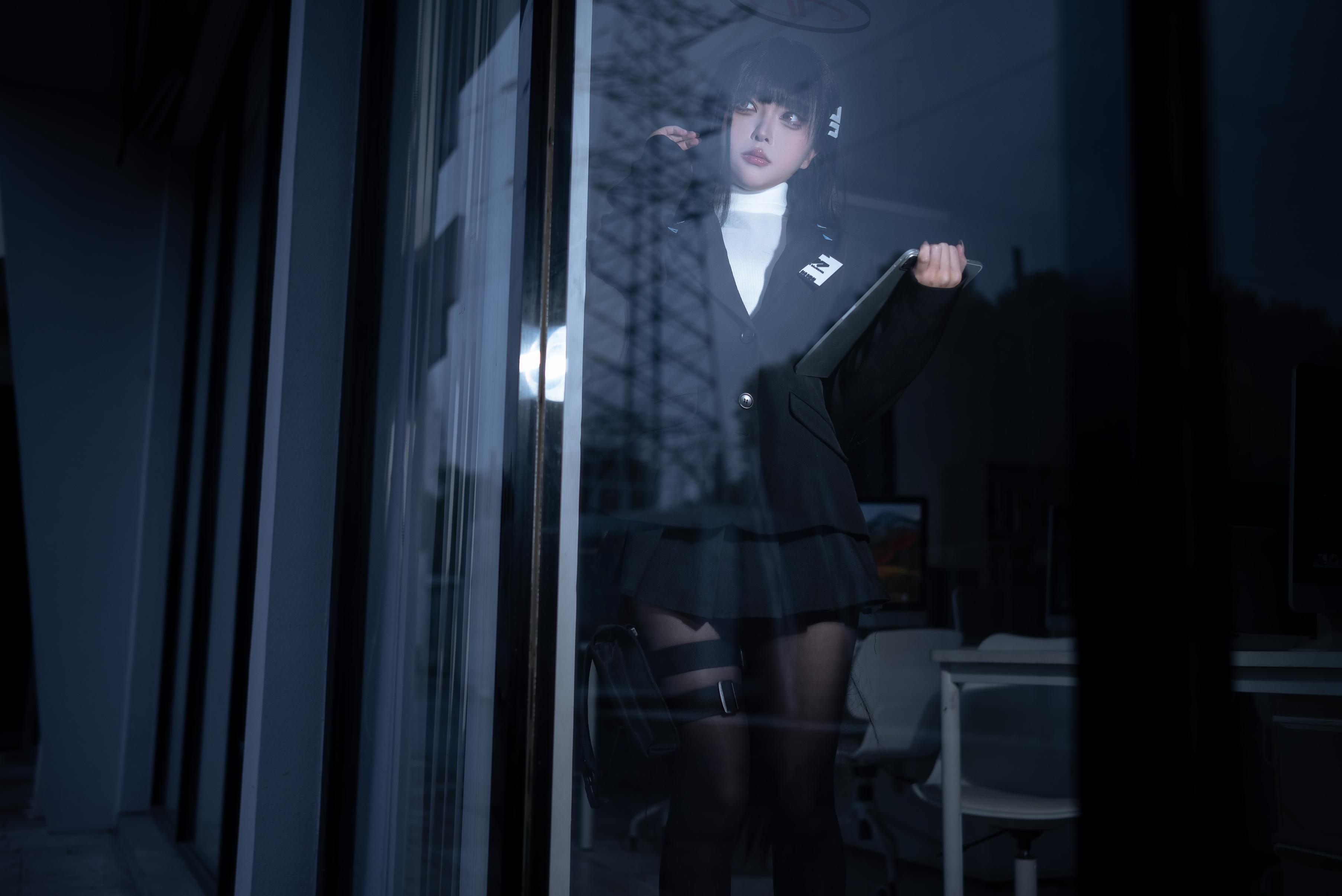 [cosplay] 矢量鱼 - cos 调月莉音：真人写实性感兔女郎 黑发巨乳黑丝开档 极致诱惑无修正 36P