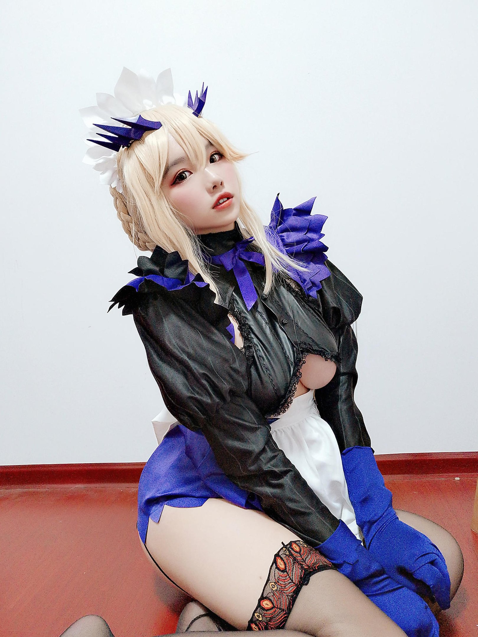 [cosplay] 阿半今天很开心 - cos 黑枪呆：真人写实FGO黑化枪兵女仆 黑发金瞳撕裂女仆装巨乳黑丝开档 极致堕落调教无修正 68P