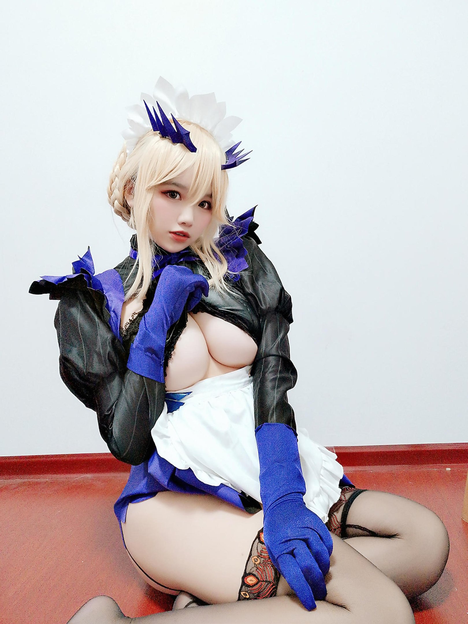 [cosplay] 阿半今天很开心 - cos 黑枪呆：真人写实FGO黑化枪兵女仆 黑发金瞳撕裂女仆装巨乳黑丝开档 极致堕落调教无修正 68P