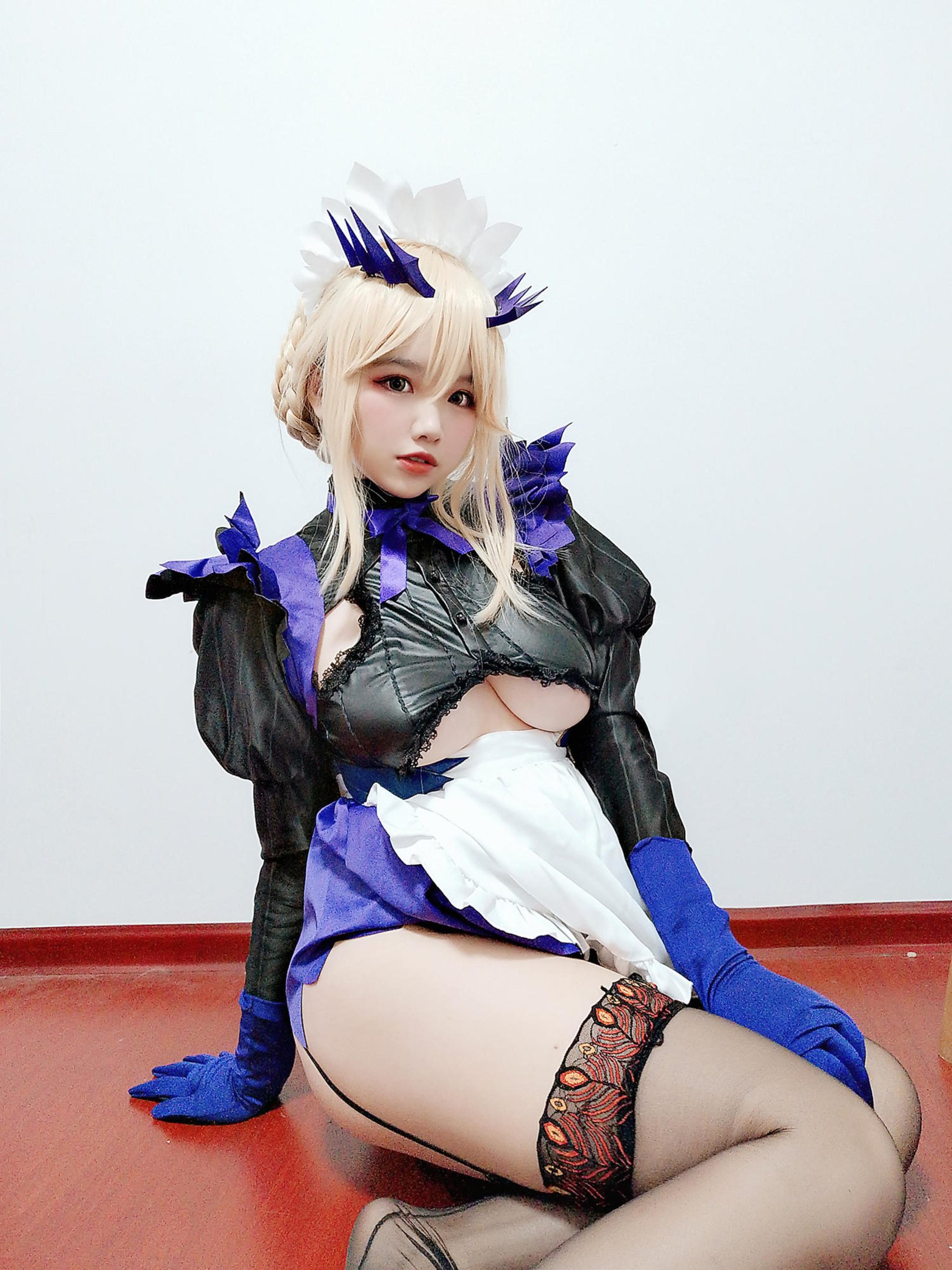 [cosplay] 阿半今天很开心 - cos 黑枪呆：真人写实FGO黑化枪兵女仆 黑发金瞳撕裂女仆装巨乳黑丝开档 极致堕落调教无修正 68P