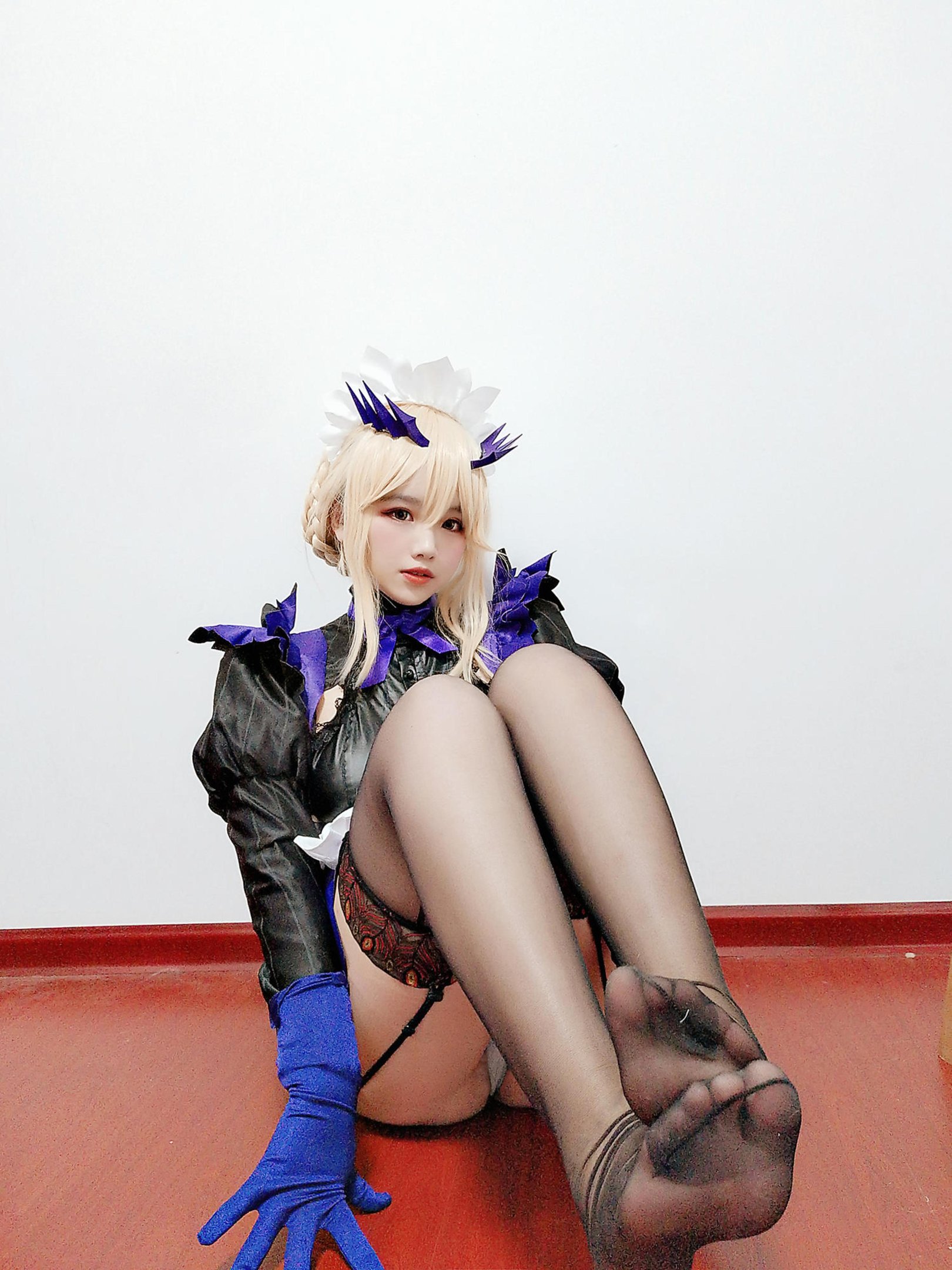 [cosplay] 阿半今天很开心 - cos 黑枪呆：真人写实FGO黑化枪兵女仆 黑发金瞳撕裂女仆装巨乳黑丝开档 极致堕落调教无修正 68P
