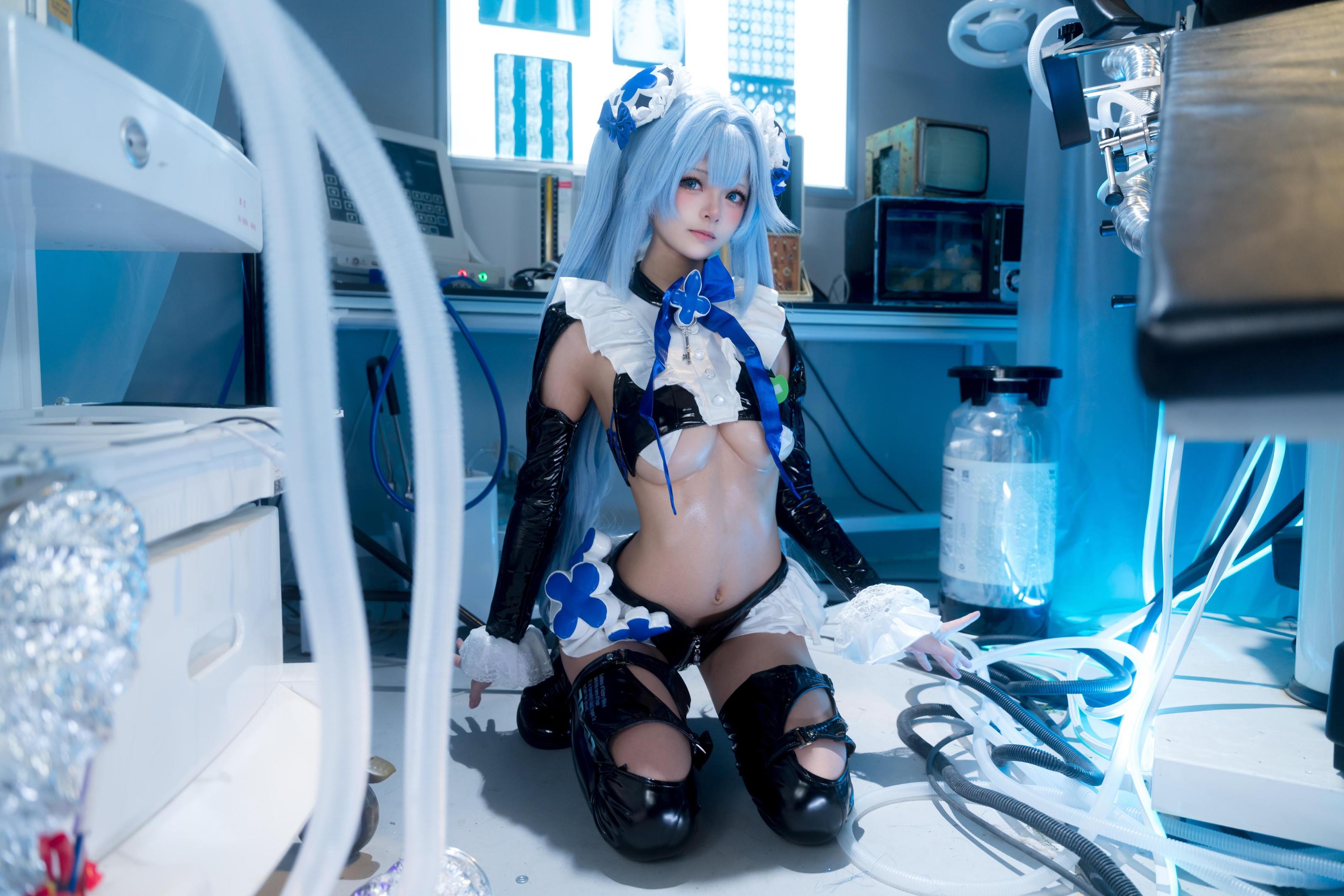 [cosplay] 九柒喵 - 汉赛尔：真人写实童话主题还原 欧风服饰与复古配色 少年感造型与故事氛围呈现 场景感写真合集