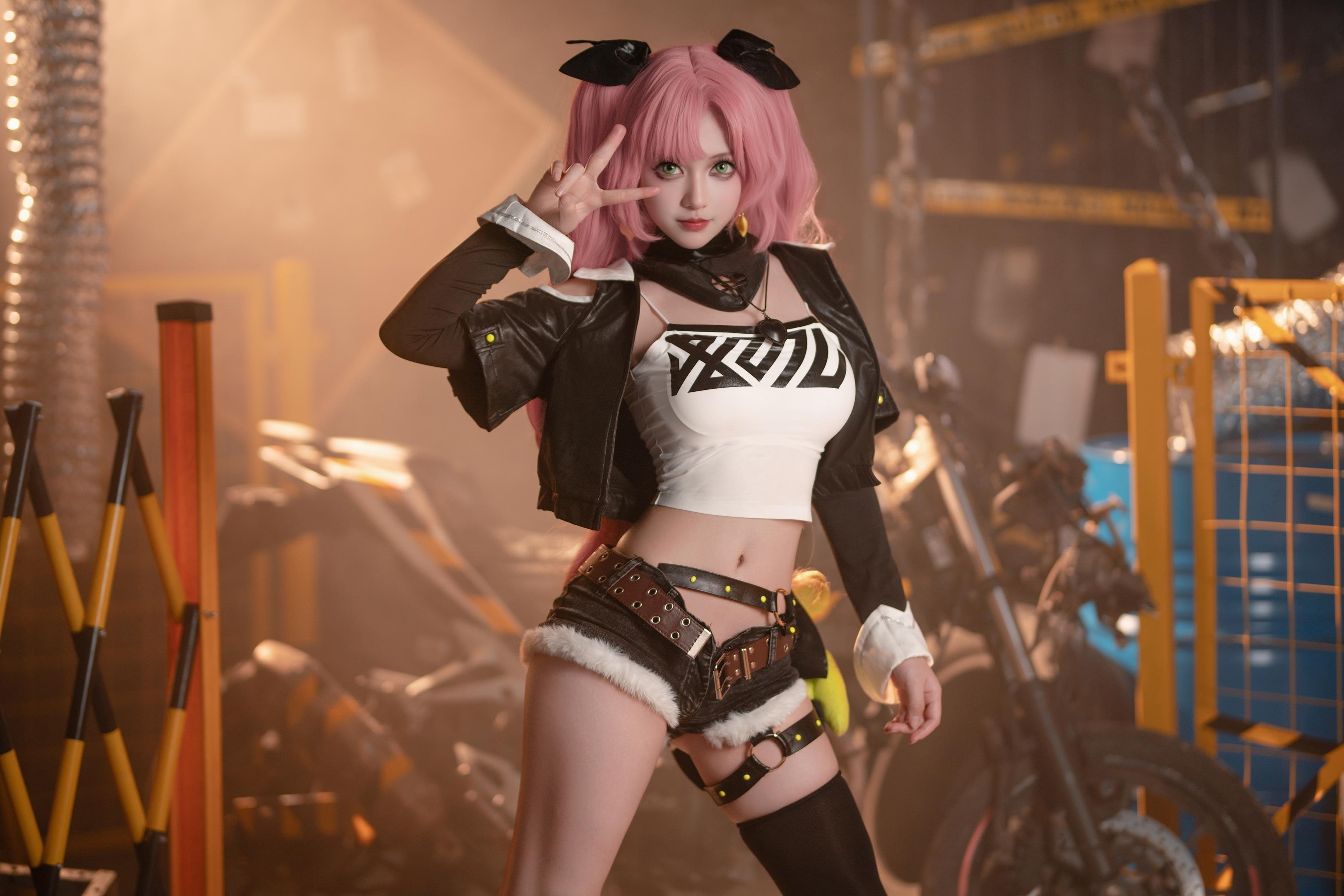 [cosplay] Bangni邦尼 - [真人写实] cos 妮可·罗宾：考古学家御姐长腿黑丝撕裂衬衫 巨乳湿身透视极致堕落无修正调教 77P