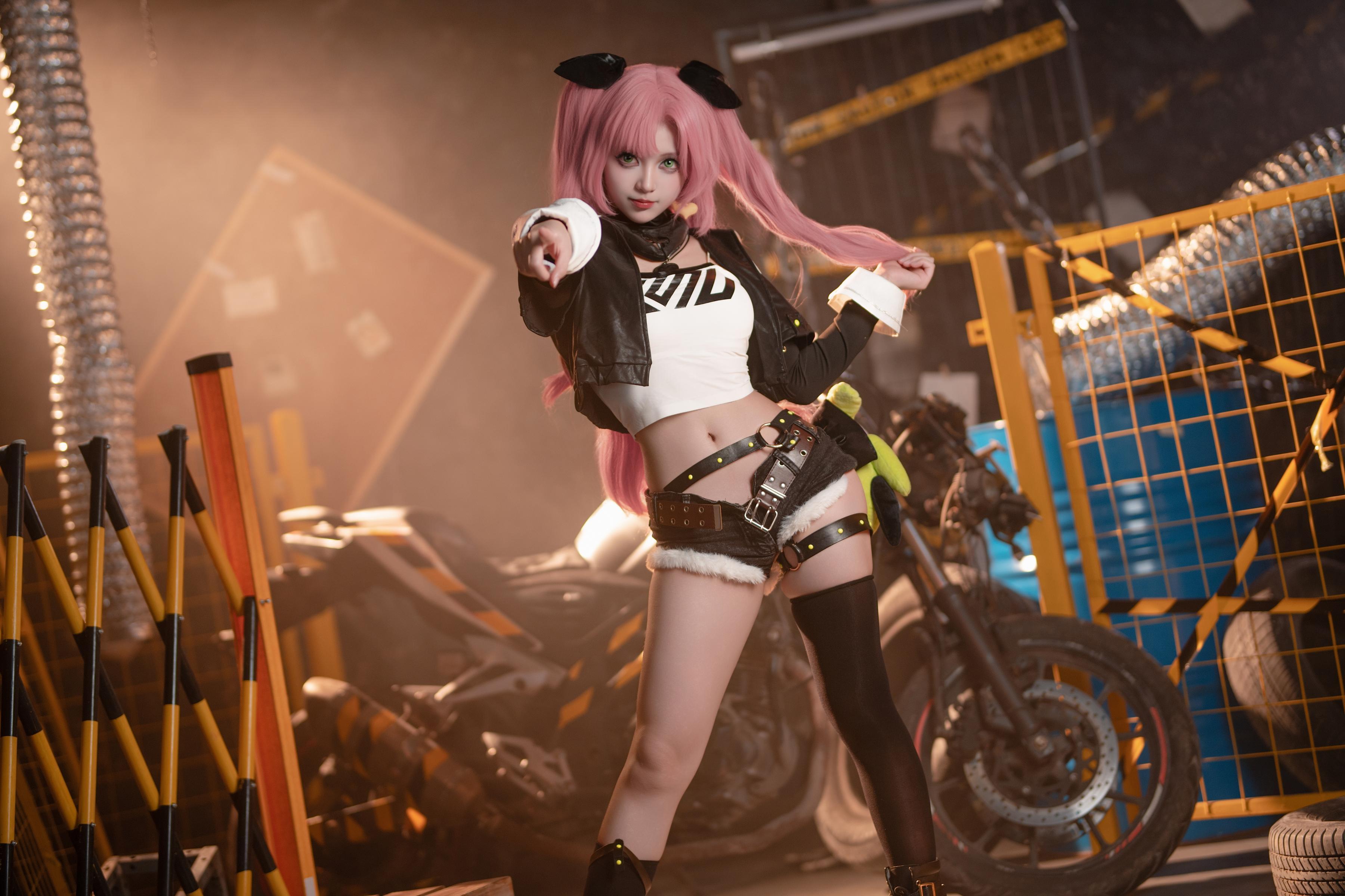 [cosplay] Bangni邦尼 - [真人写实] cos 妮可·罗宾：考古学家御姐长腿黑丝撕裂衬衫 巨乳湿身透视极致堕落无修正调教 77P