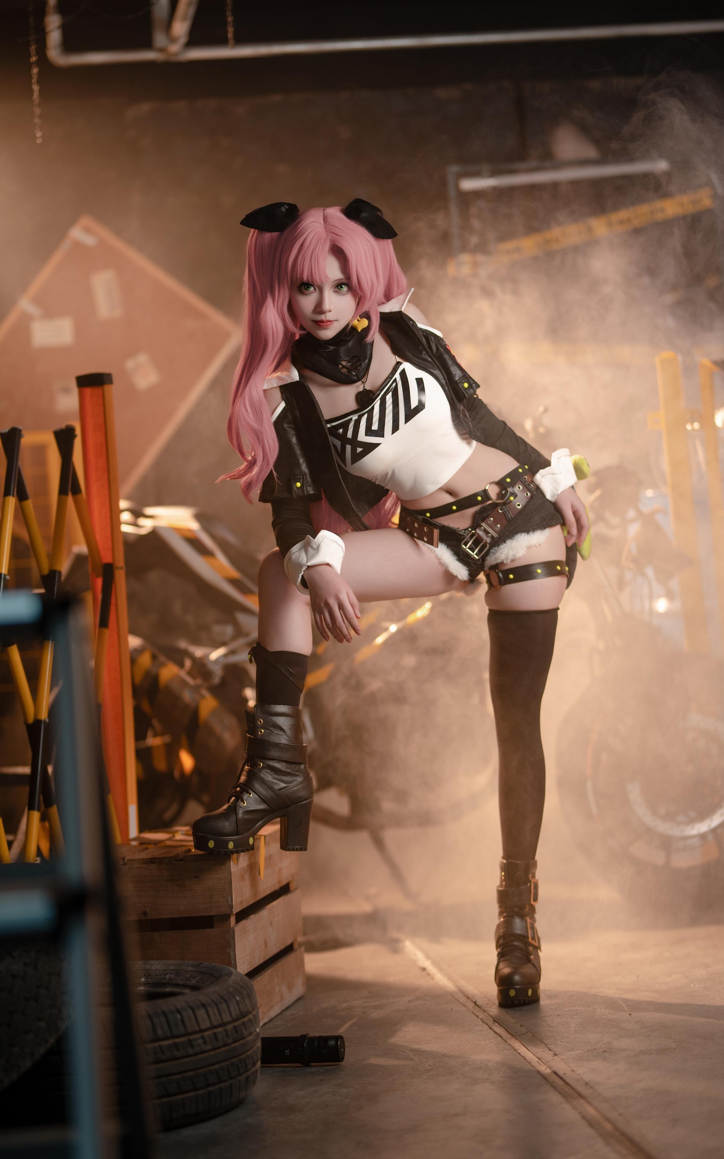 [cosplay] Bangni邦尼 - [真人写实] cos 妮可·罗宾：考古学家御姐长腿黑丝撕裂衬衫 巨乳湿身透视极致堕落无修正调教 77P