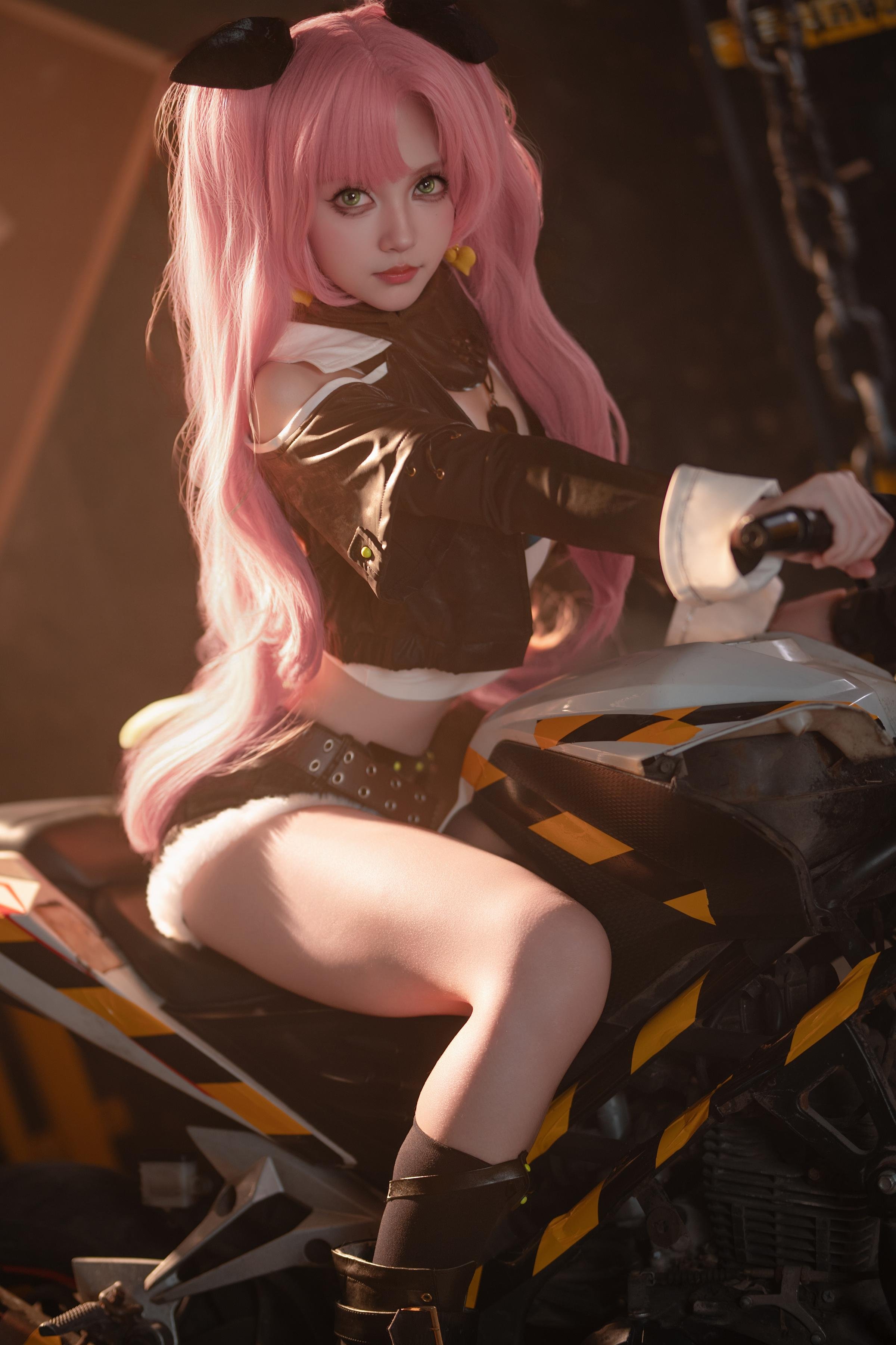 [cosplay] Bangni邦尼 - [真人写实] cos 妮可·罗宾：考古学家御姐长腿黑丝撕裂衬衫 巨乳湿身透视极致堕落无修正调教 77P