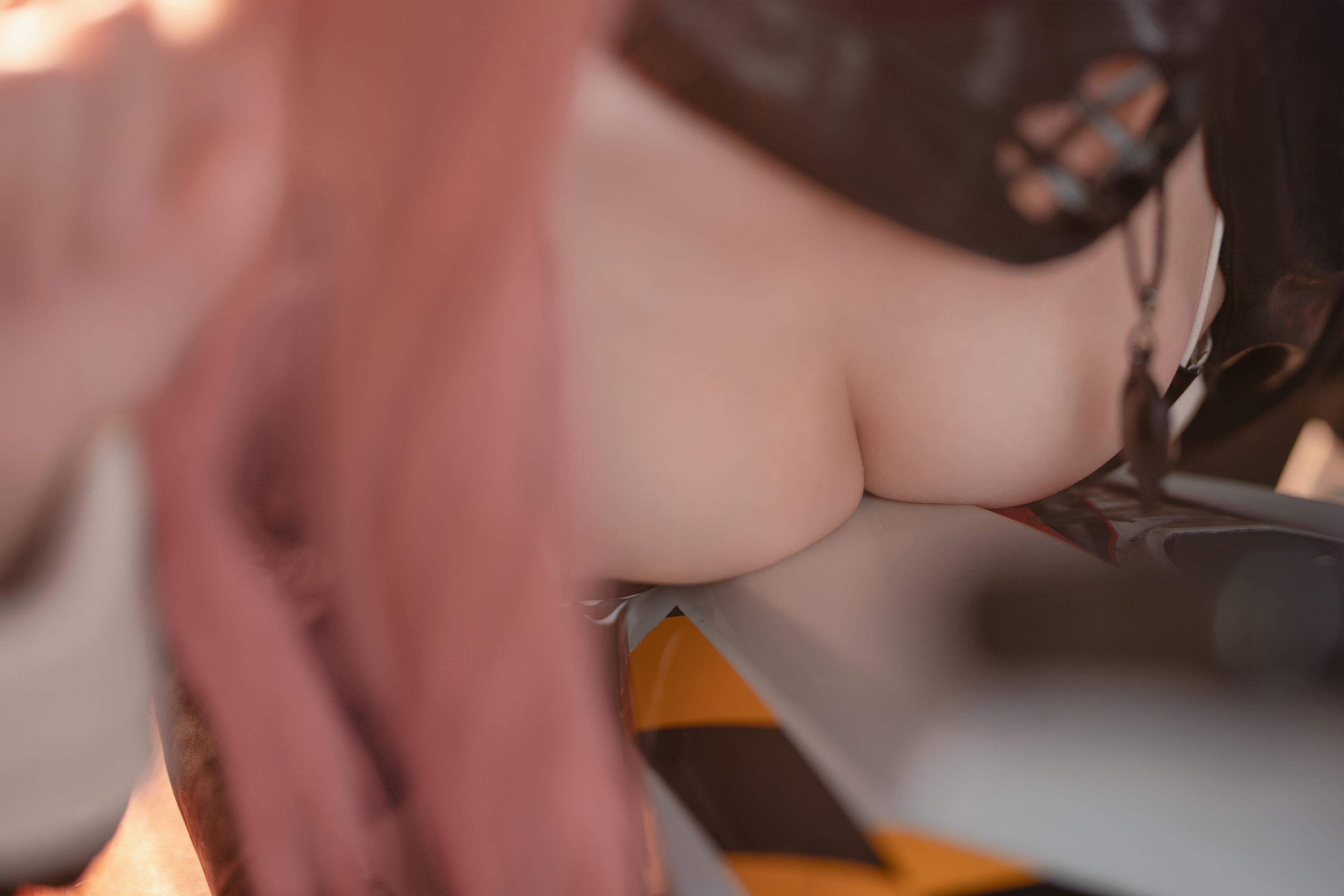 [cosplay] Bangni邦尼 - [真人写实] cos 妮可·罗宾：考古学家御姐长腿黑丝撕裂衬衫 巨乳湿身透视极致堕落无修正调教 77P