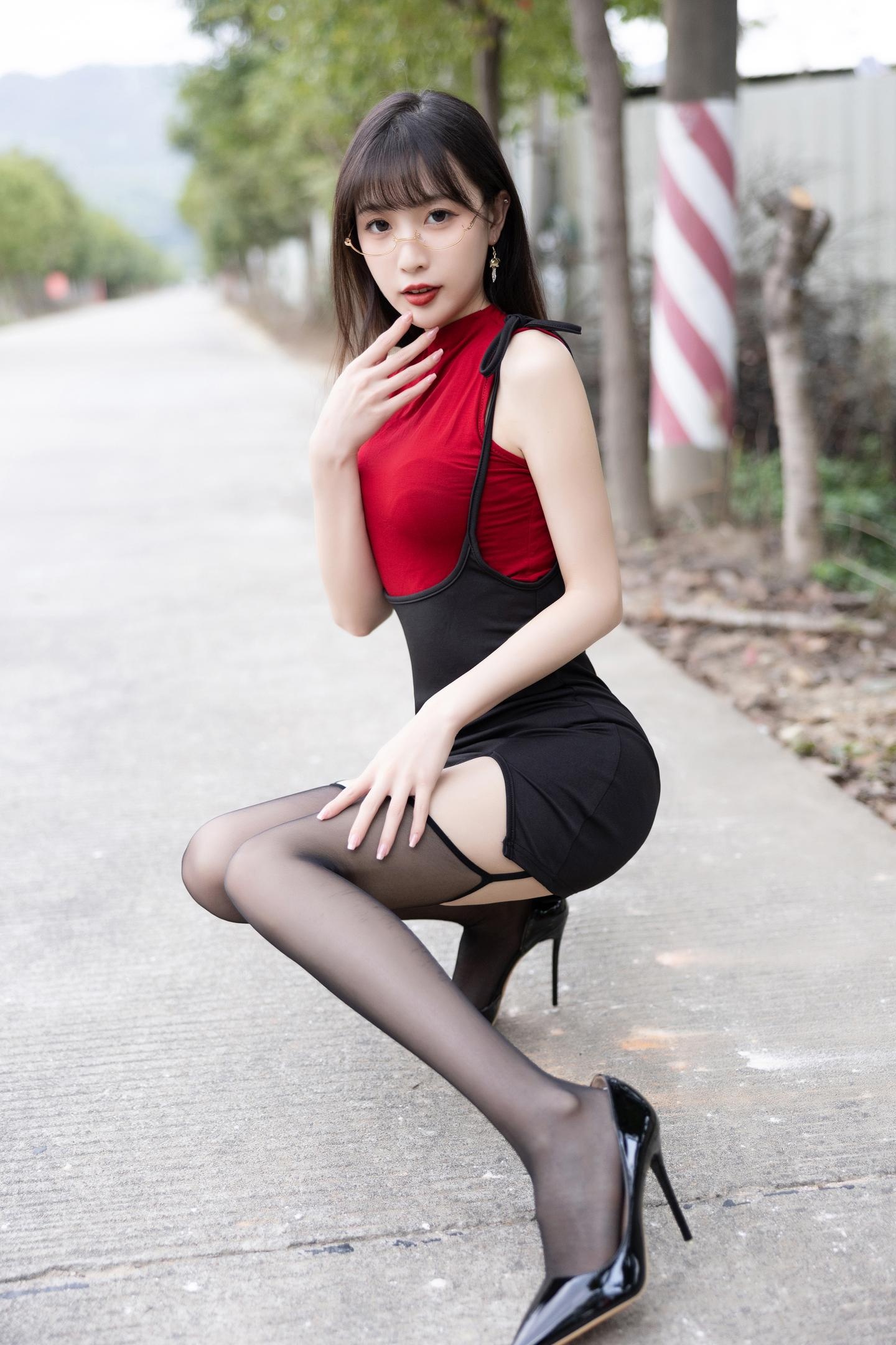 [写真] 林星阑- 秀人网红衣黑丝：秀人网模特主题写真 红色造型搭配黑丝 氛围感私房呈现 85P