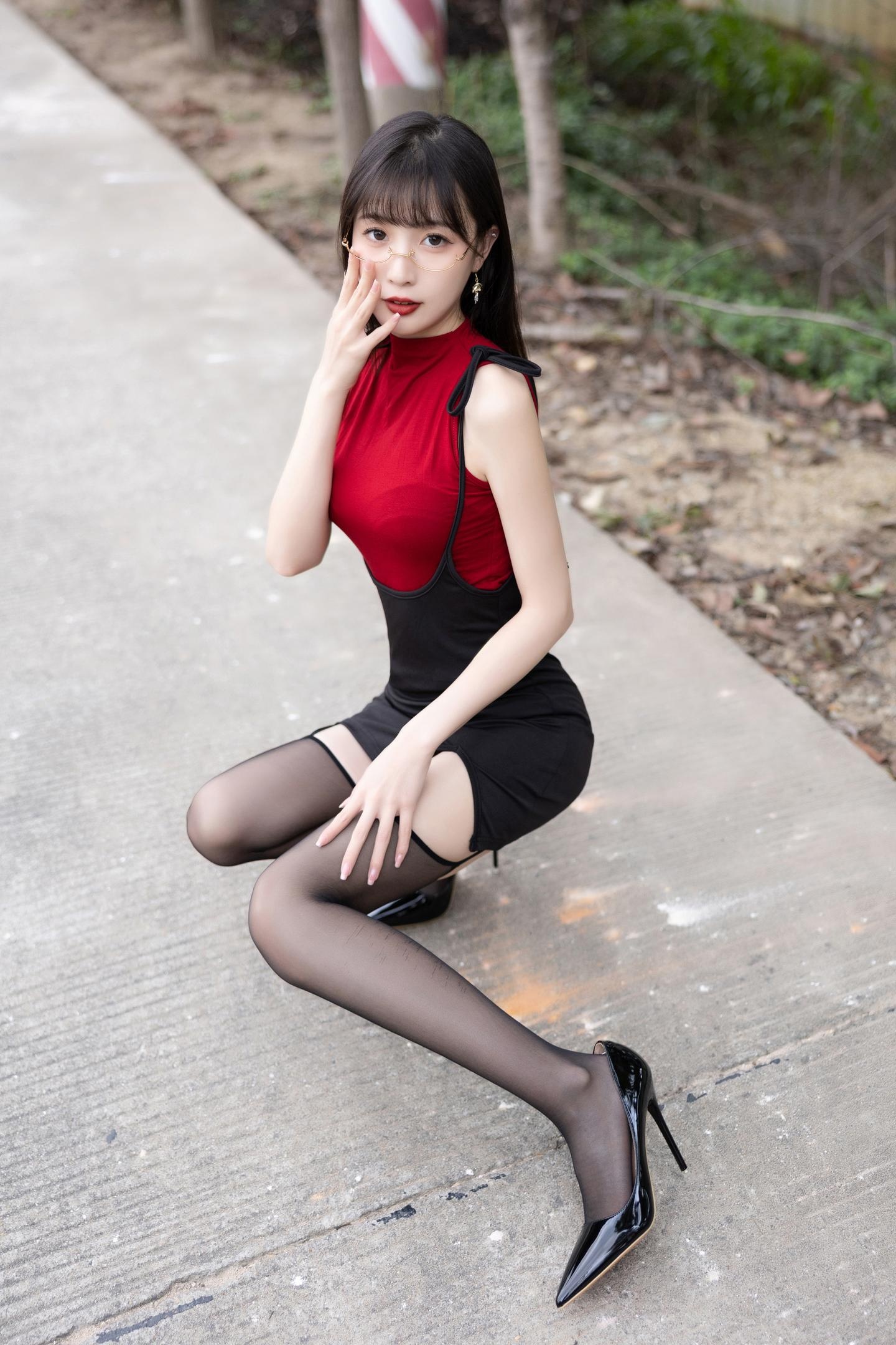 [写真] 林星阑- 秀人网红衣黑丝：秀人网模特主题写真 红色造型搭配黑丝 氛围感私房呈现 85P