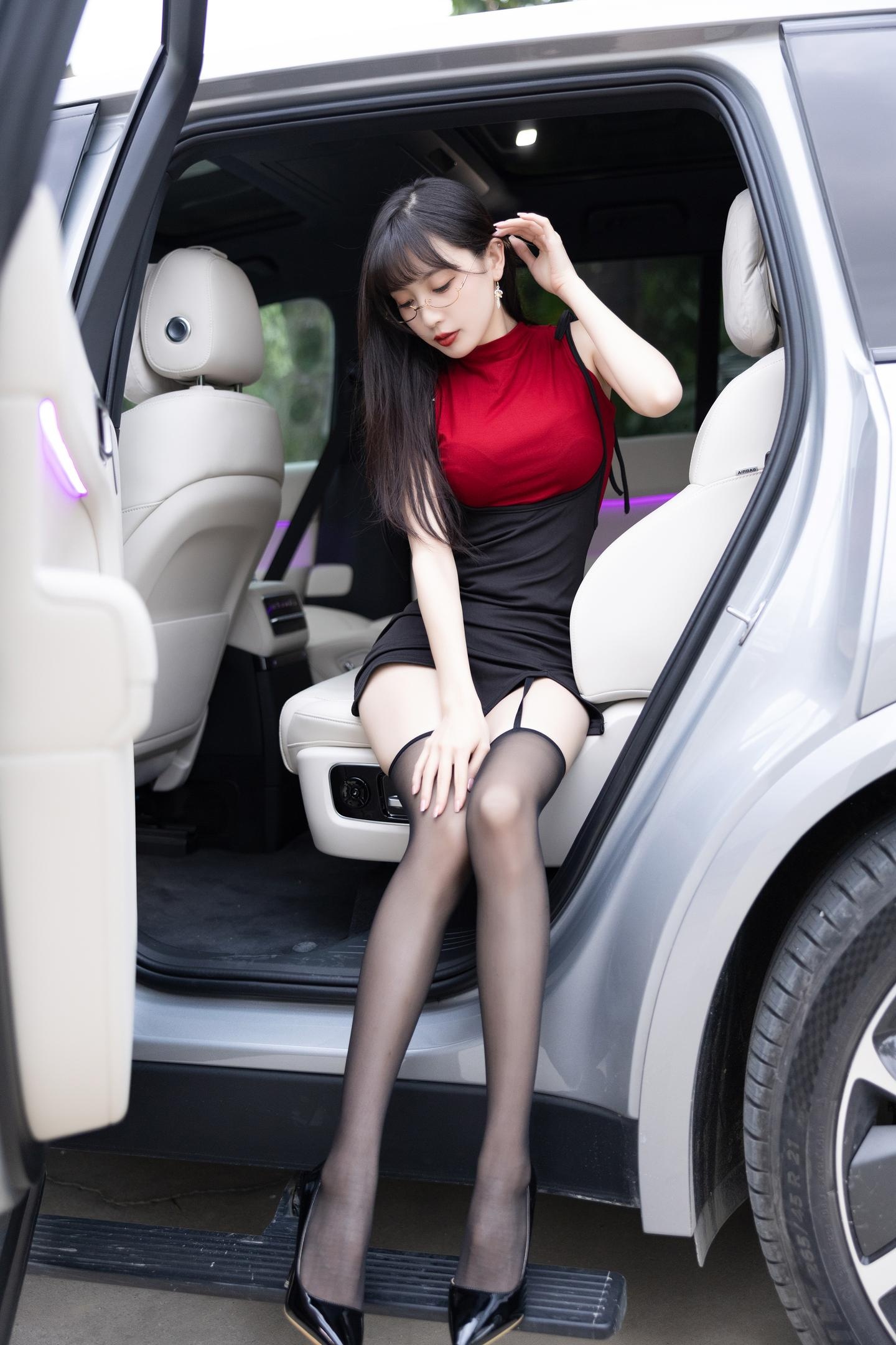 [写真] 林星阑- 秀人网红衣黑丝：秀人网模特主题写真 红色造型搭配黑丝 氛围感私房呈现 85P
