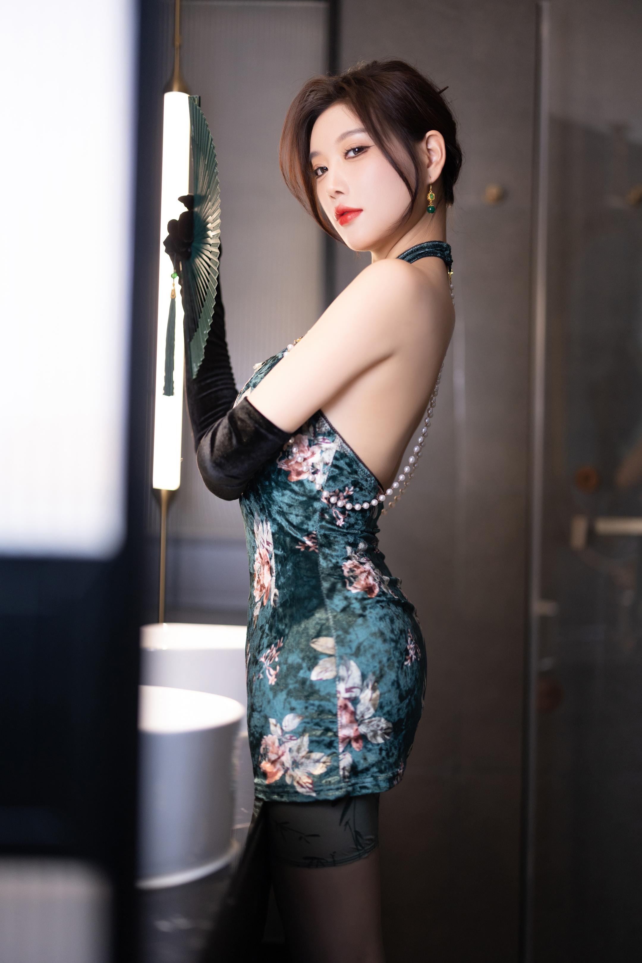 写真] 杨晨晨Yome - 秀人网グリーンセクシーランジェリー：グリーンランジェリーのテーマスタイルで優雅な曲線と繊細な質感を描く 室内の雰囲気を感じさせる撮影で成熟したセクシーさを表現 103P