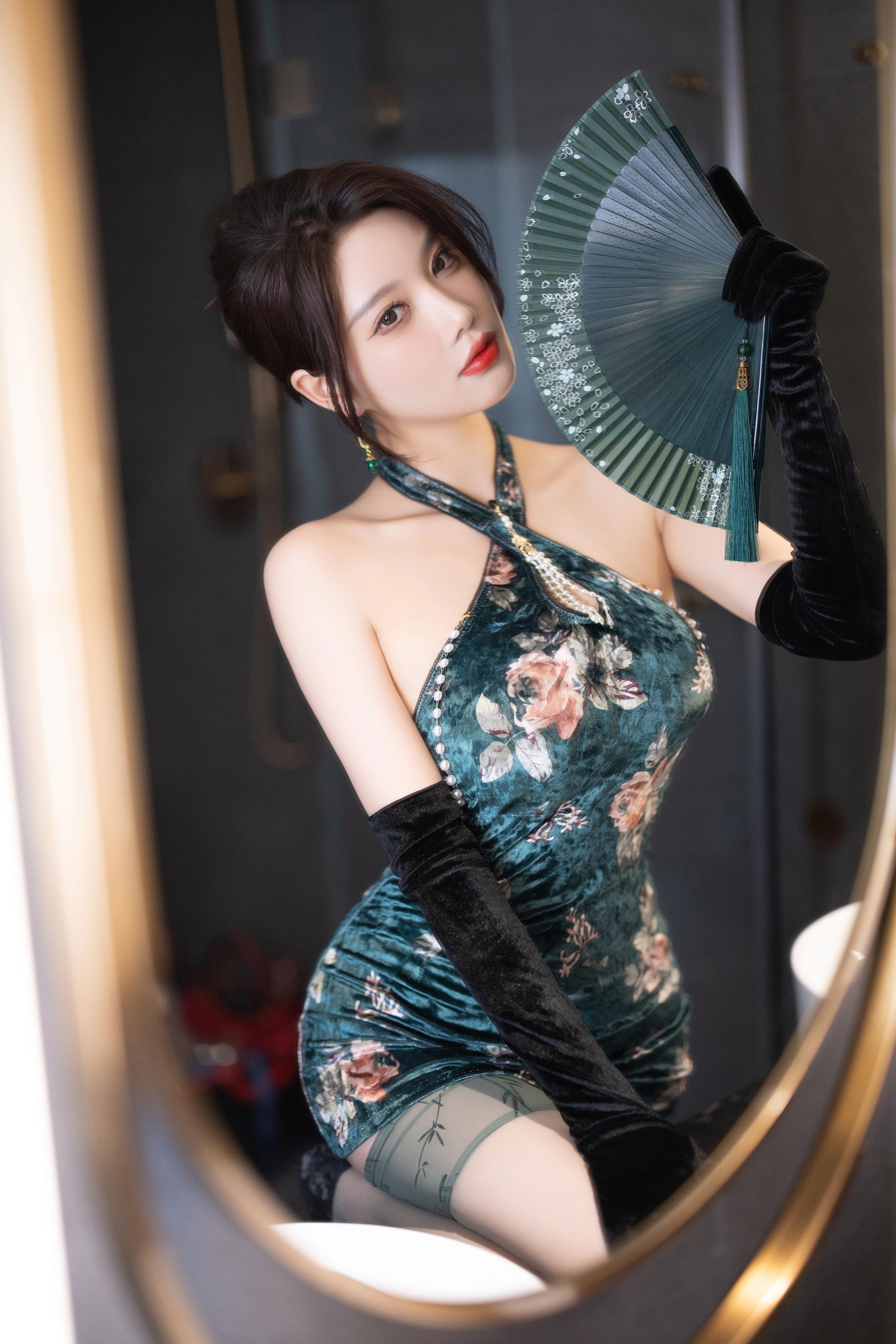 写真] 杨晨晨Yome - 秀人网グリーンセクシーランジェリー：グリーンランジェリーのテーマスタイルで優雅な曲線と繊細な質感を描く 室内の雰囲気を感じさせる撮影で成熟したセクシーさを表現 103P